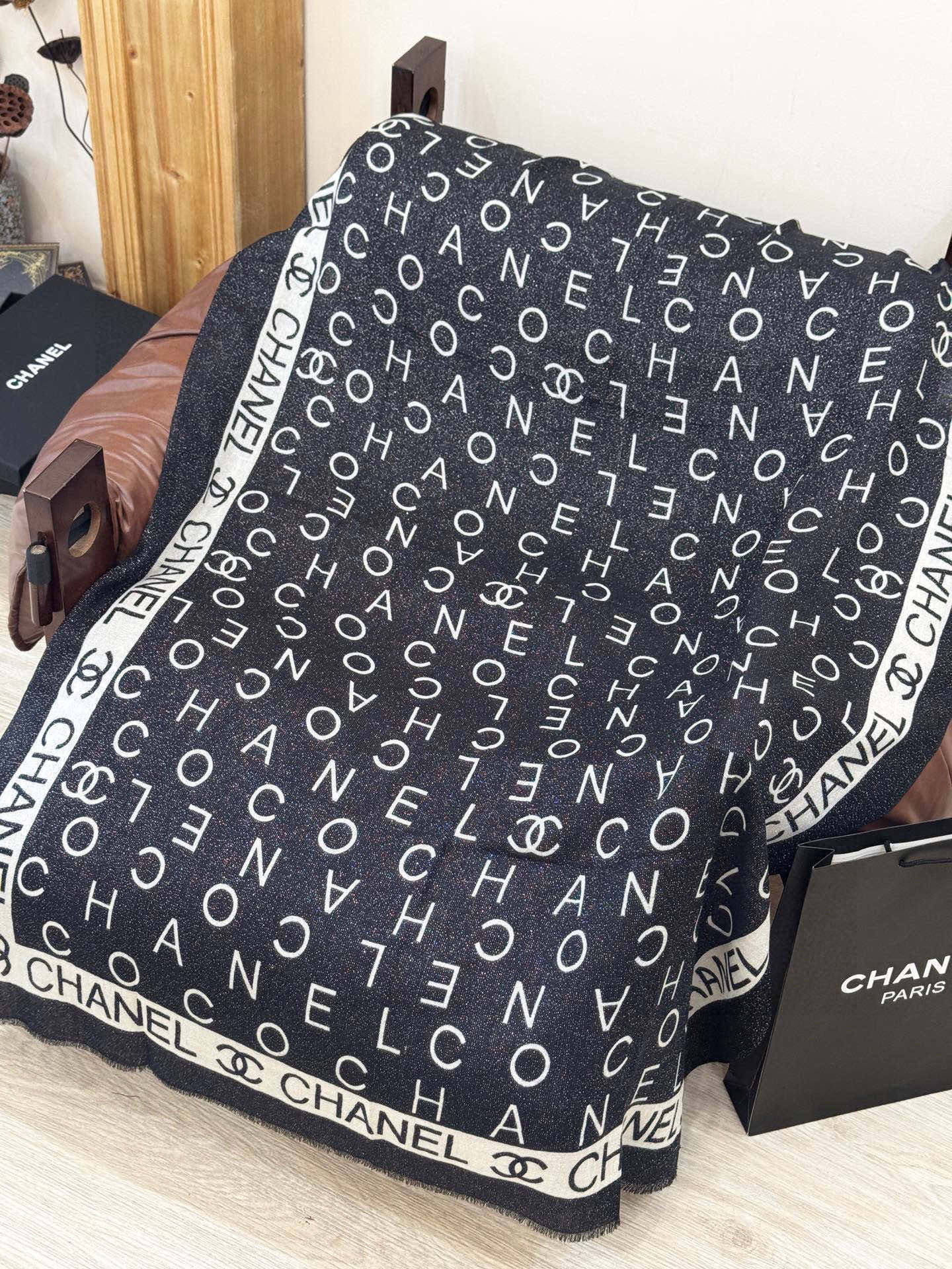 上新🌟 会发光发亮的围巾 💄💋新款客供银线💖羊绒面料长巾 😘美翻了[流泪]【银线双C图案】御用殿堂级极‼