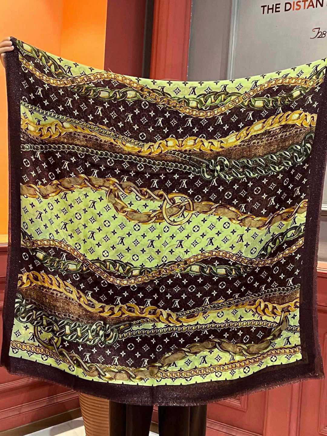 会发光发亮的围巾真心赞‼️驴家【L链条花纹银丝长巾】银丝印花羊绒长巾，2023新款方巾来撷Noufice