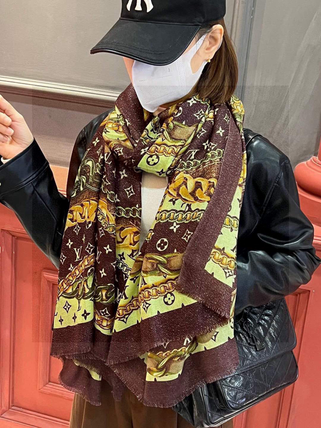 会发光发亮的围巾真心赞‼️驴家【L链条花纹银丝长巾】银丝印花羊绒长巾，2023新款方巾来撷Noufice