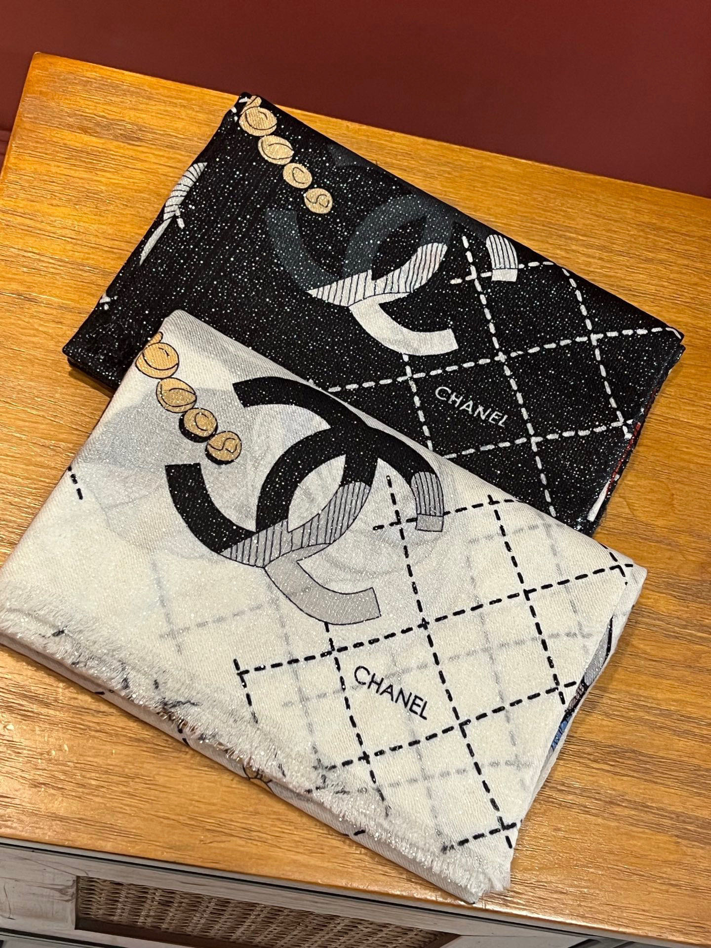 会发光发亮的围巾 💄💋新款客供亮片💖羊绒面料长巾 😘美翻了[流泪]【彩色山茶花银线长巾】御用殿堂级极‼️