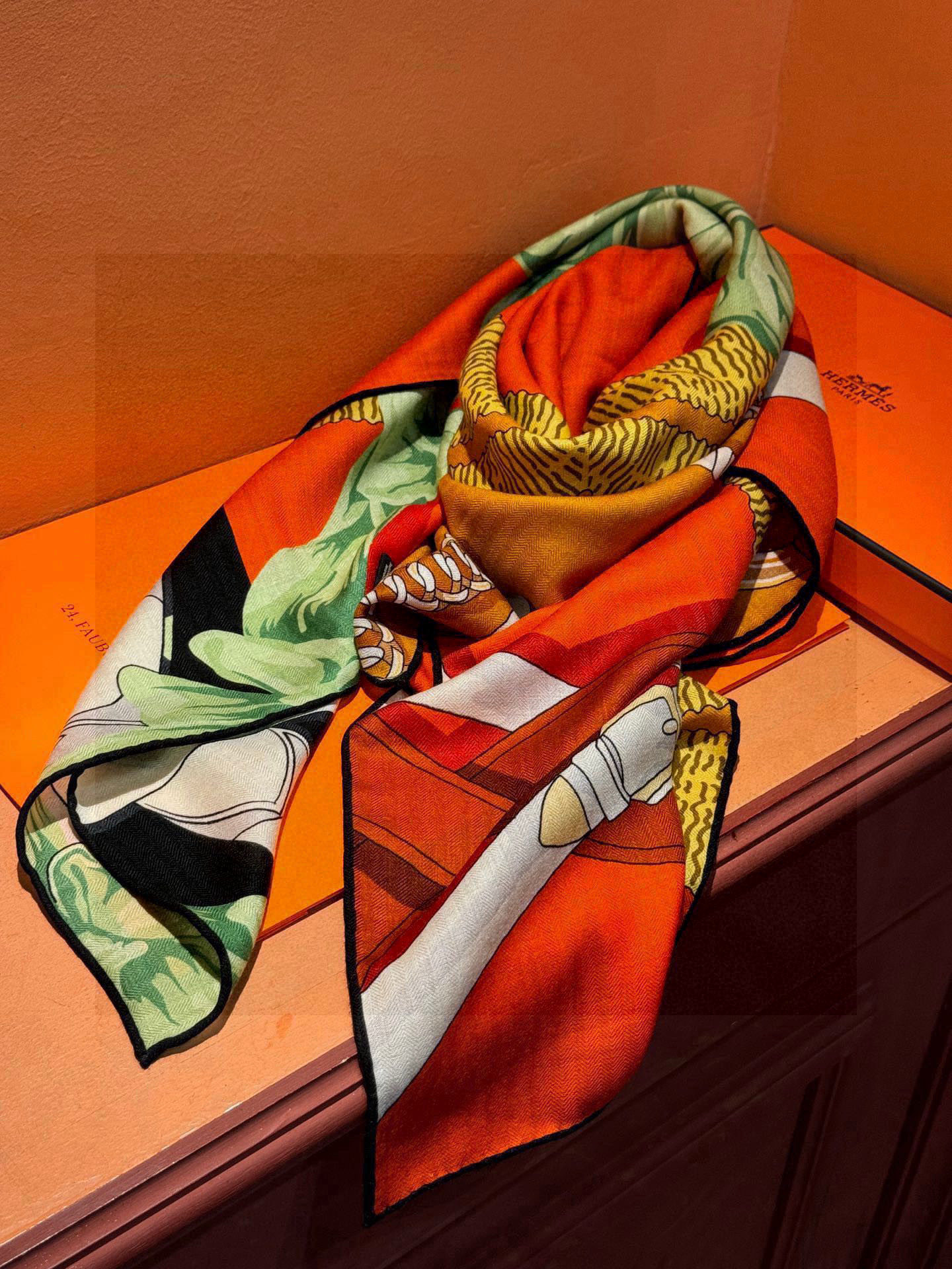 【升级双面同色 加密面料】 上新❤️ 140*140台版印花 黑白二色 高级都市新贵！山茶花的再一次邂逅