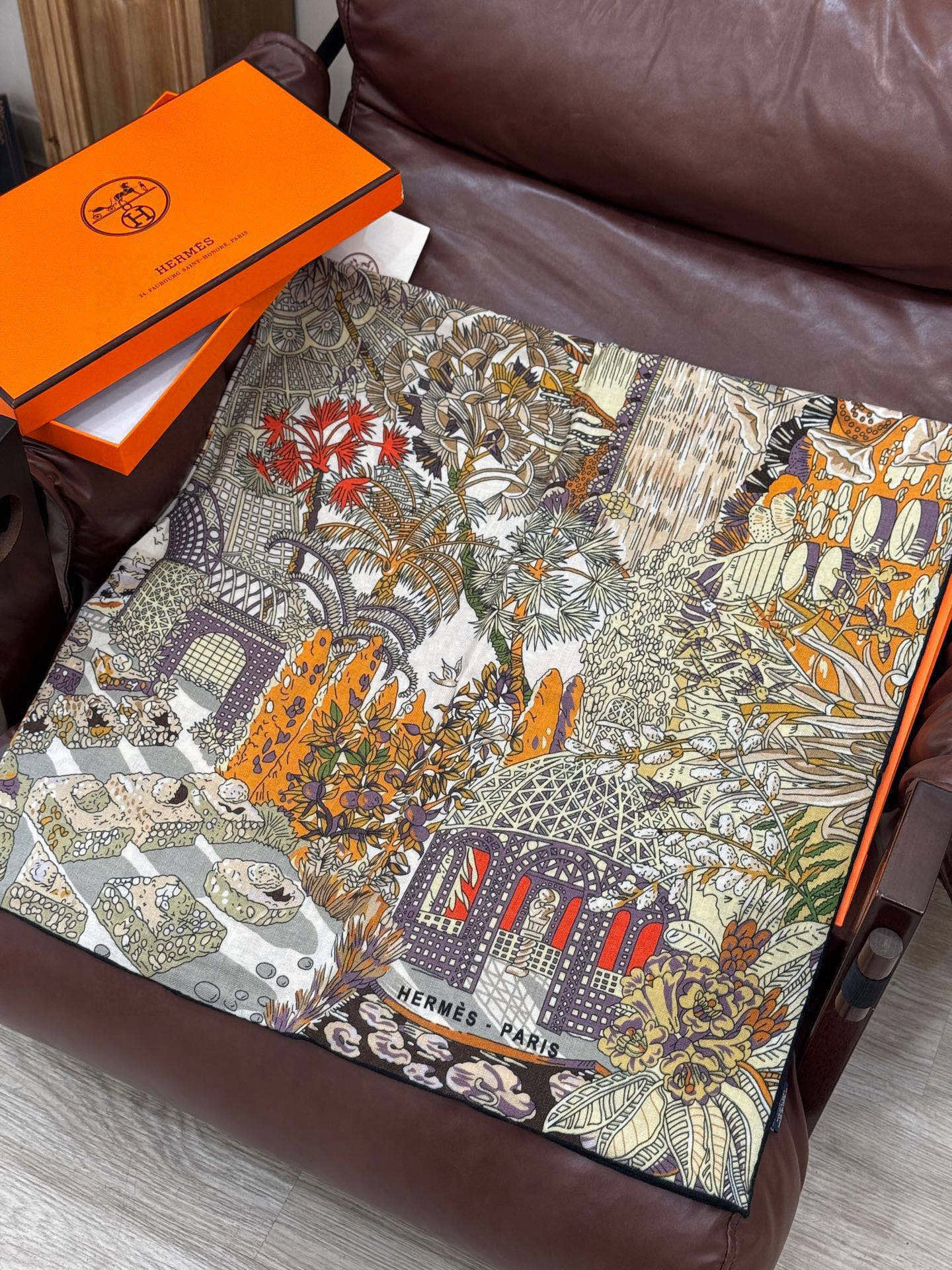 💟2025年秋冬抢先 上新💞【双面同色丝毛方巾】手工卷边山羊绒和真丝混纺披肩（70%山羊绒，30%桑蚕丝