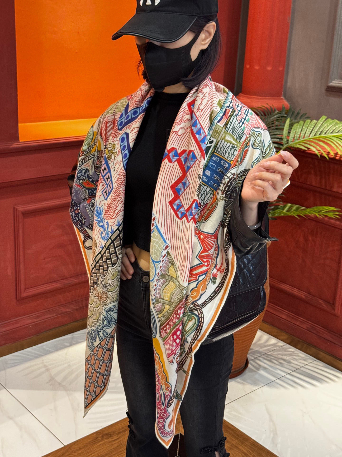 新款 秋冬搭配利器❗️顶级双面同色真丝羊绒披肩！！点睛精彩，图案和配色都超级喜欢，又一款双面配色工艺设计