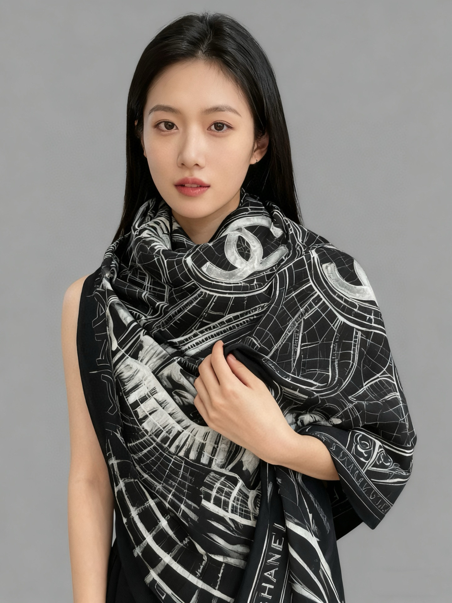 CHANEL ~25秋冬新品【140顶级丝绒双面同色】披肩的图案是巴黎大皇宫中被命名为“Gabriell