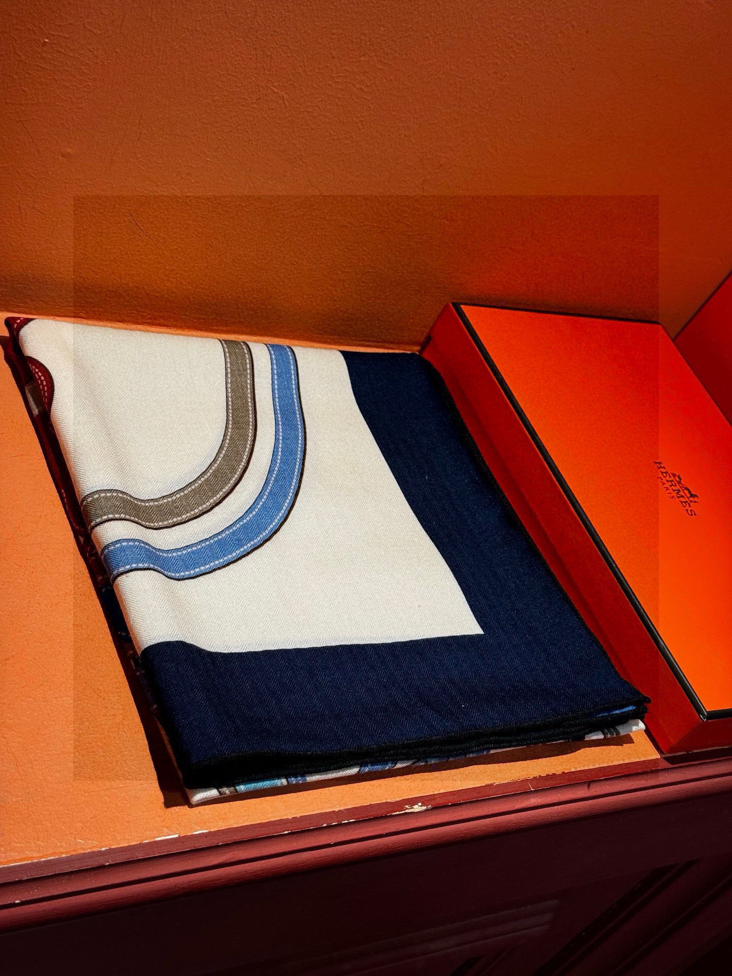 羊绒新款🆕🏇🏇买了都说好看‼️推荐💕【华丽的缰辔双面同色140】羊绒方巾,顶级工艺超值‼️爱马仕专柜爆款