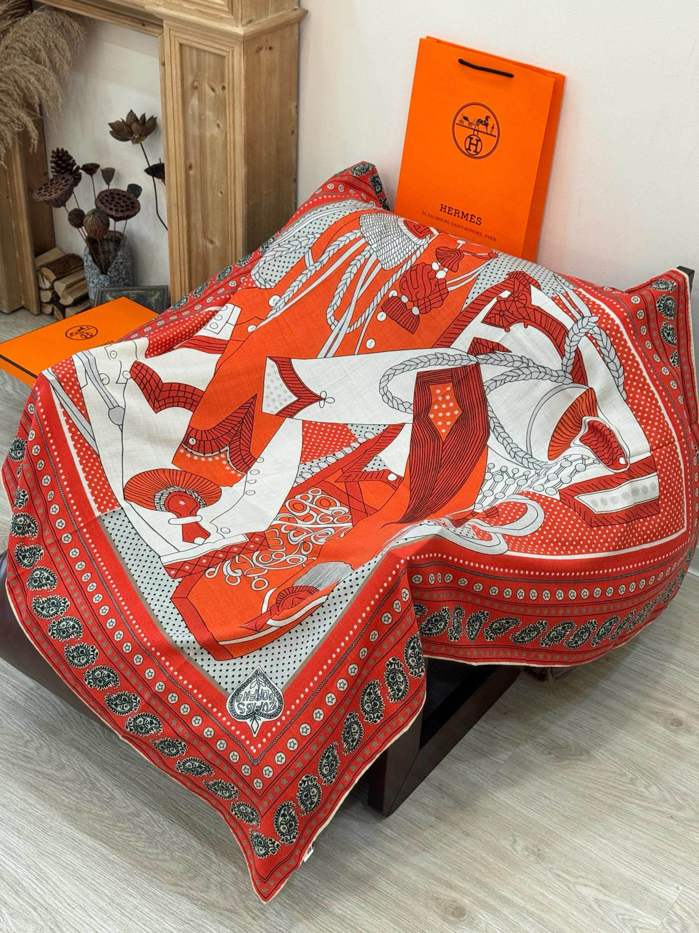 💟羊绒新款🆕👏👏买了都说好看‼️推荐💕爱马仕双面同色羊绒方巾,顶级工艺超值‼️爱马仕专柜爆款🎁💟立体呈现