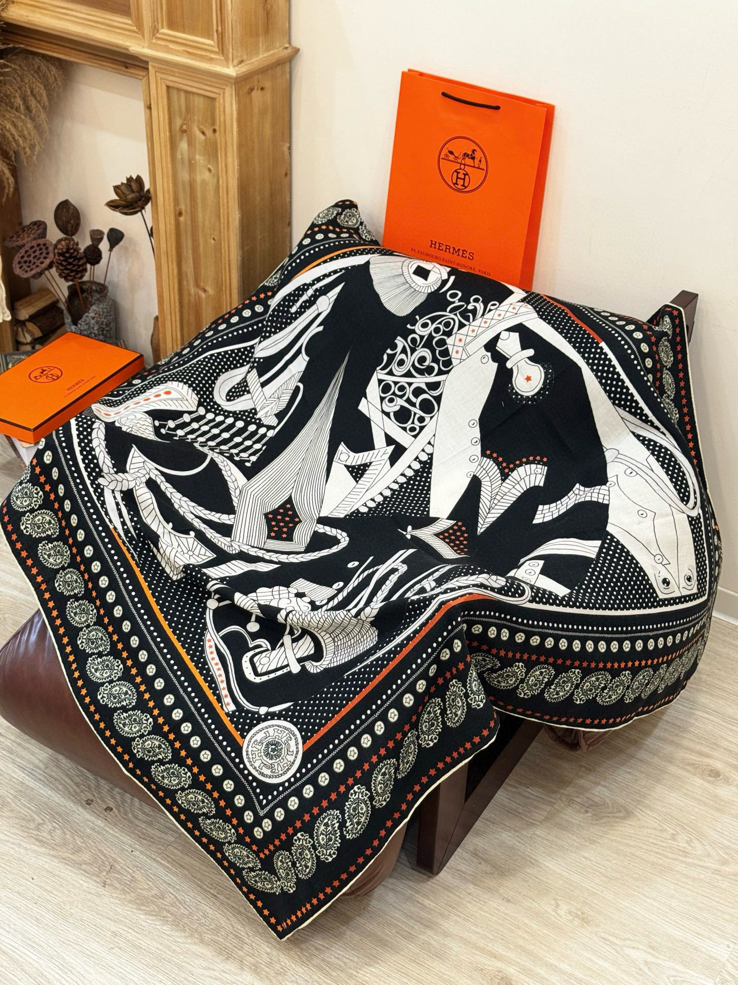 💟羊绒新款🆕👏👏买了都说好看‼️推荐💕爱马仕双面同色羊绒方巾,顶级工艺超值‼️爱马仕专柜爆款🎁💟立体呈现