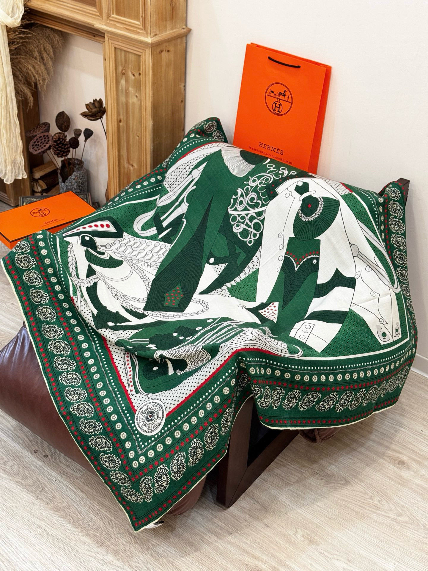 💟羊绒新款🆕👏👏买了都说好看‼️推荐💕爱马仕双面同色羊绒方巾,顶级工艺超值‼️爱马仕专柜爆款🎁💟立体呈现