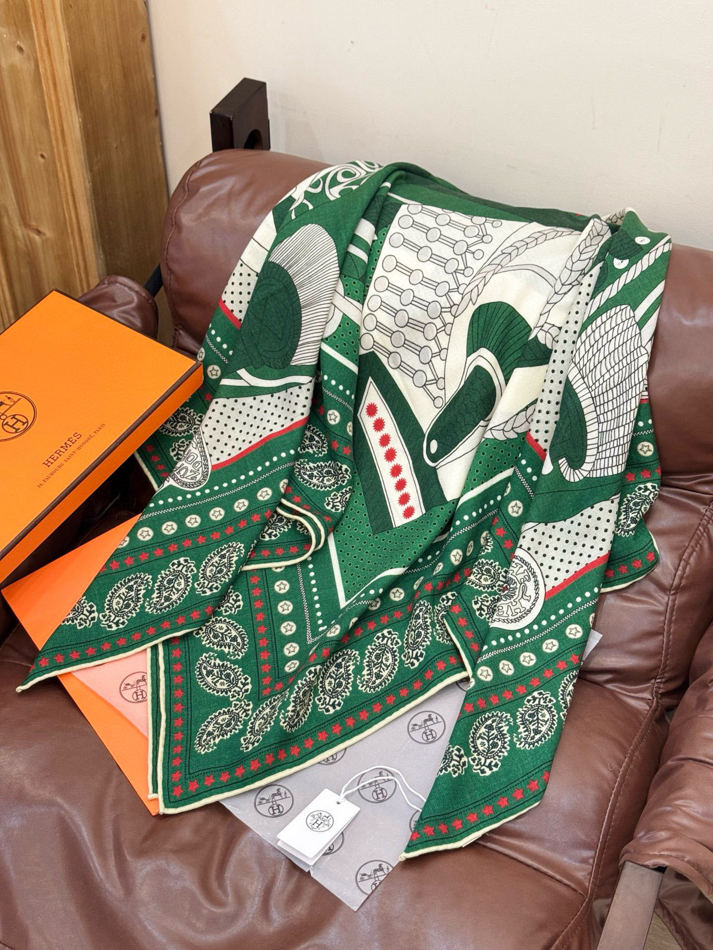 💟羊绒新款🆕👏👏买了都说好看‼️推荐💕爱马仕双面同色羊绒方巾,顶级工艺超值‼️爱马仕专柜爆款🎁💟立体呈现