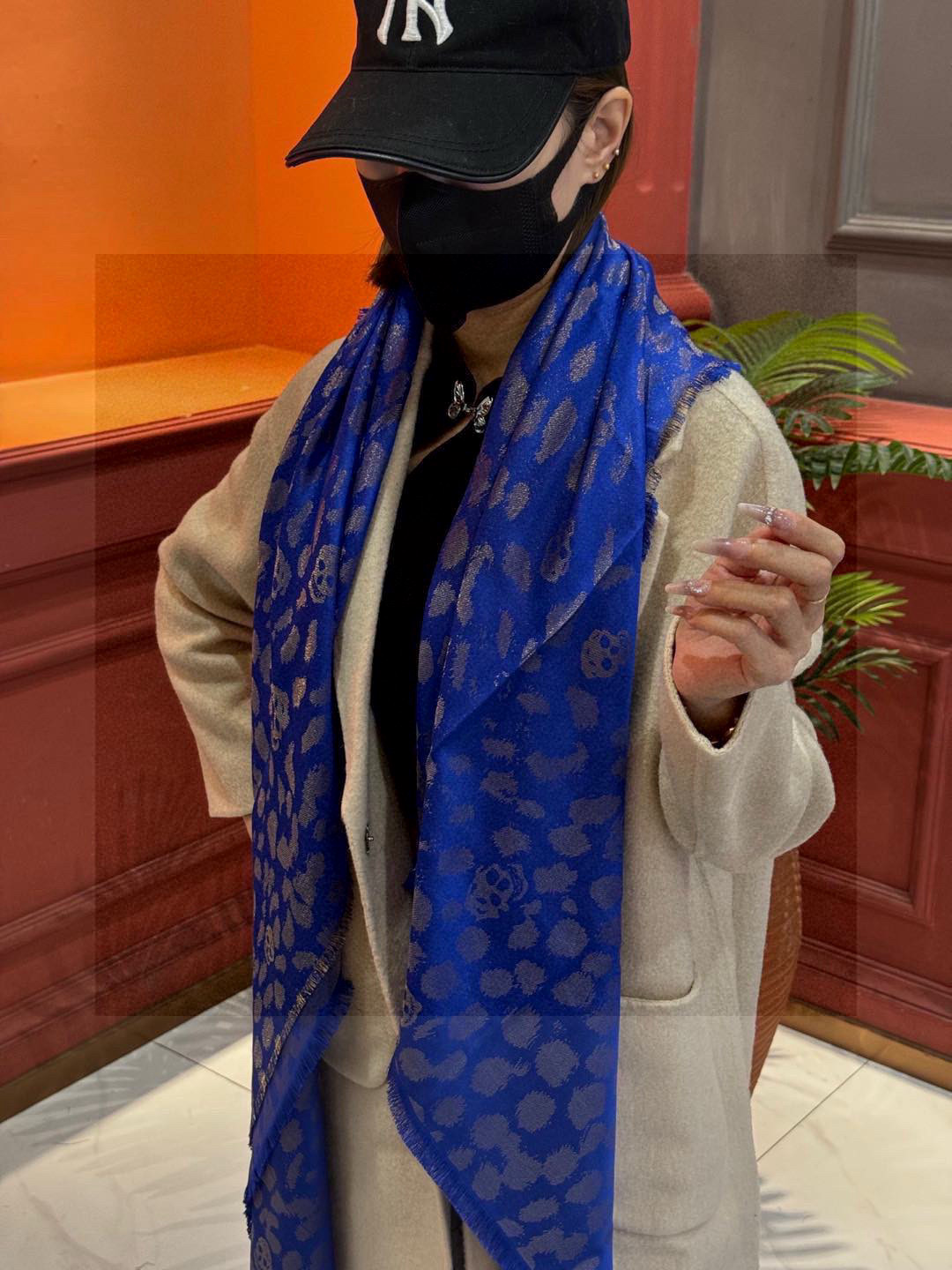 超美的鬼头Logo~防冷气又时髦的单品💋麦昆 新品.永远都不会嫌多的款~❣️MCQ麦昆永恒经典的骷髅头‼