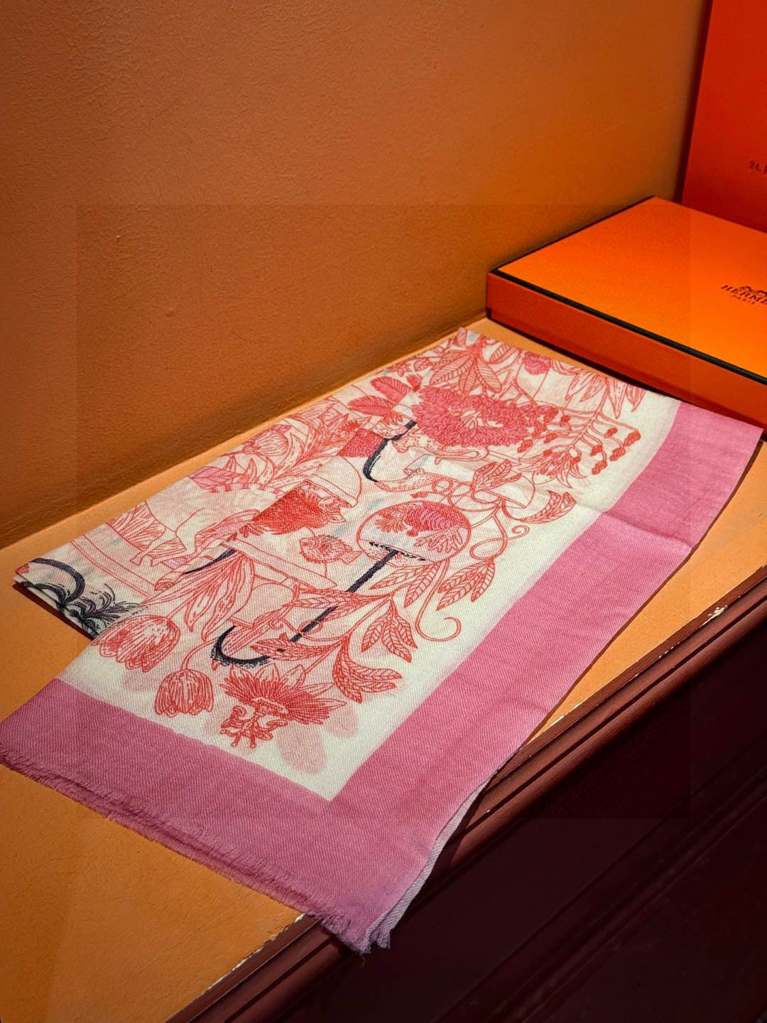 专柜同步 Hermes家买了都说好看【珍奇乐园羊绒长巾】‼️推荐💕顶级工艺超值‼️爱马仕专柜爆款🎁🎁羊绒