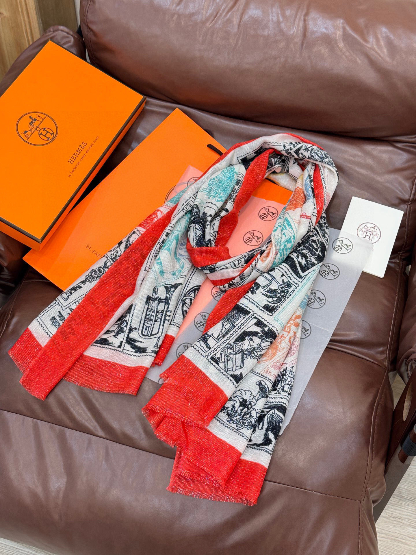 会发光发亮的围巾 羊绒新款🆕👏买了都说好看‼️推荐💕爱马仕羊绒方巾，顶级工艺超值‼️爱马仕专柜爆款🎁💟立