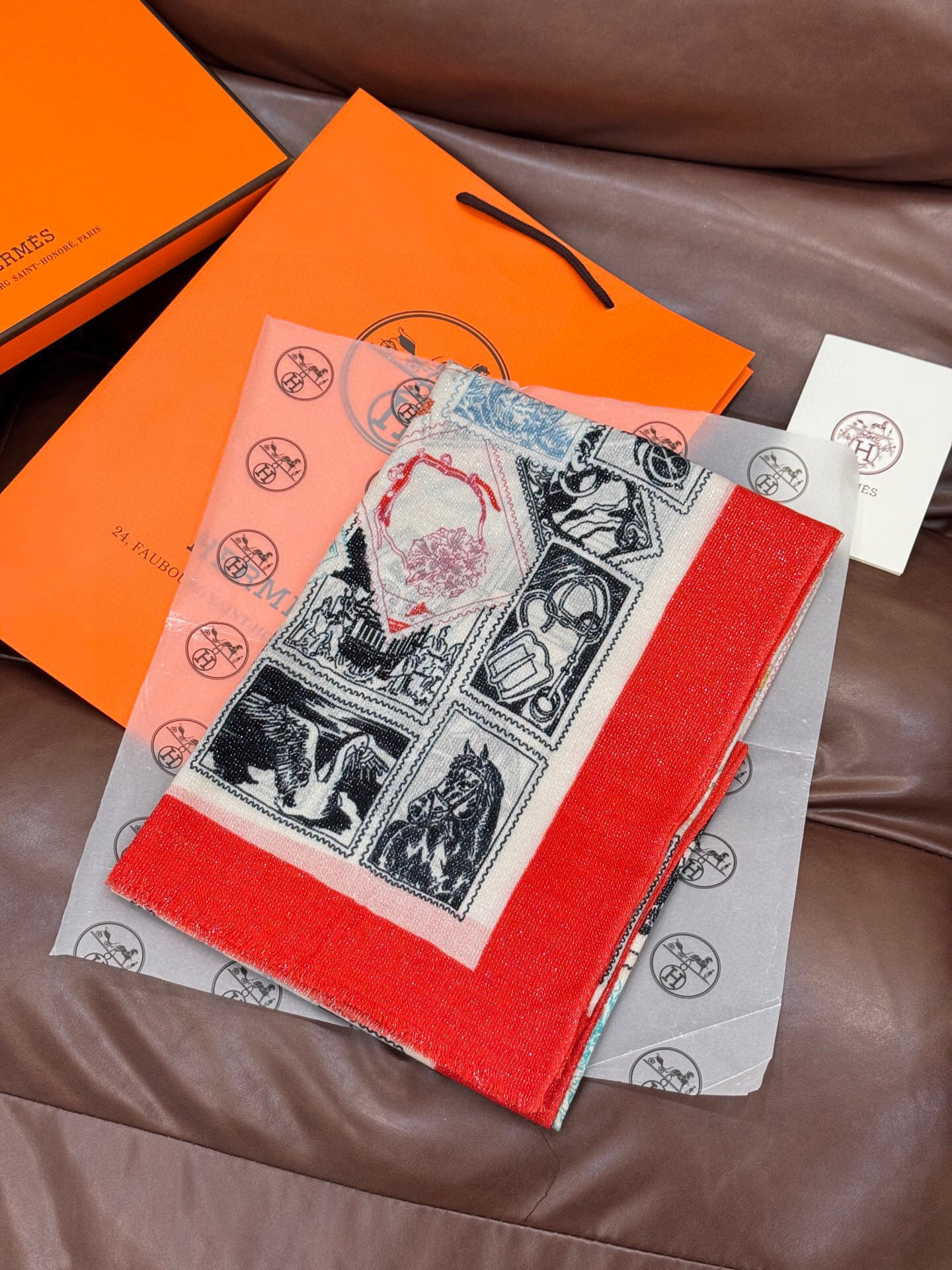 会发光发亮的围巾 羊绒新款🆕👏买了都说好看‼️推荐💕爱马仕羊绒方巾，顶级工艺超值‼️爱马仕专柜爆款🎁💟立