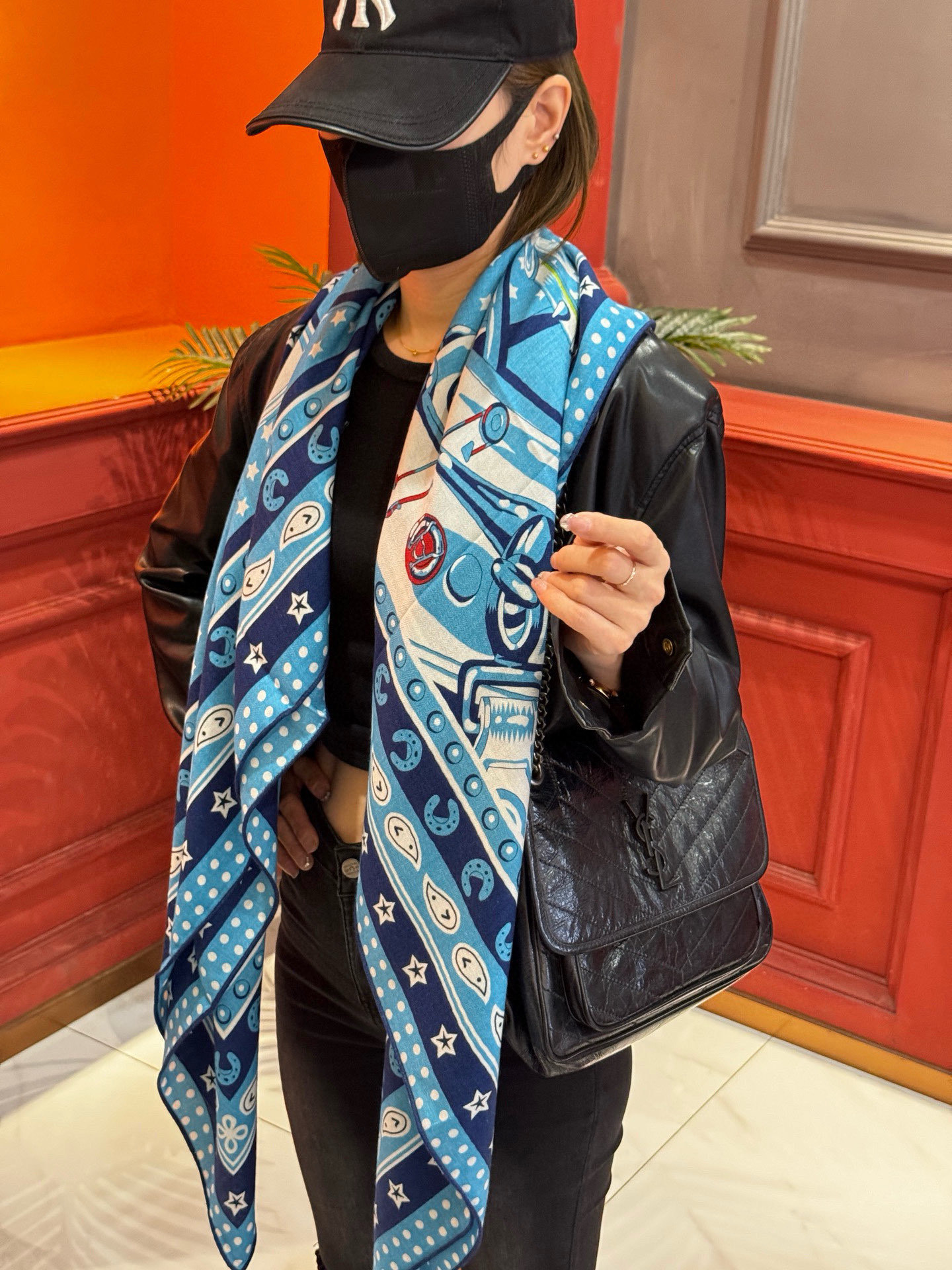 💟羊绒新款🆕👏👏买了都说好看‼️推荐💕爱马仕双面同色羊绒方巾【朋克骏马双面同色140】,顶级工艺超值‼️