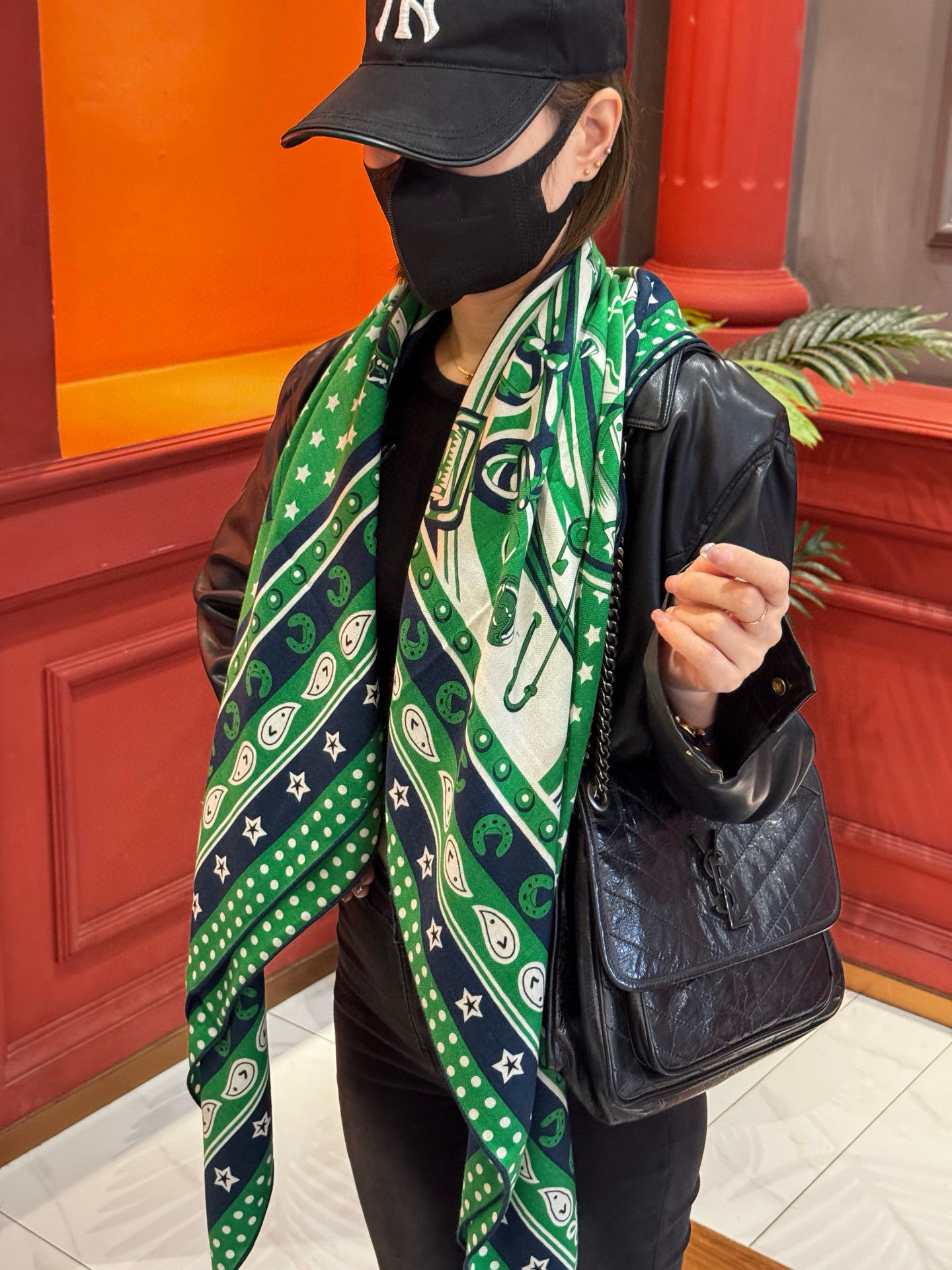 💟羊绒新款🆕👏👏买了都说好看‼️推荐💕爱马仕双面同色羊绒方巾【朋克骏马双面同色140】,顶级工艺超值‼️