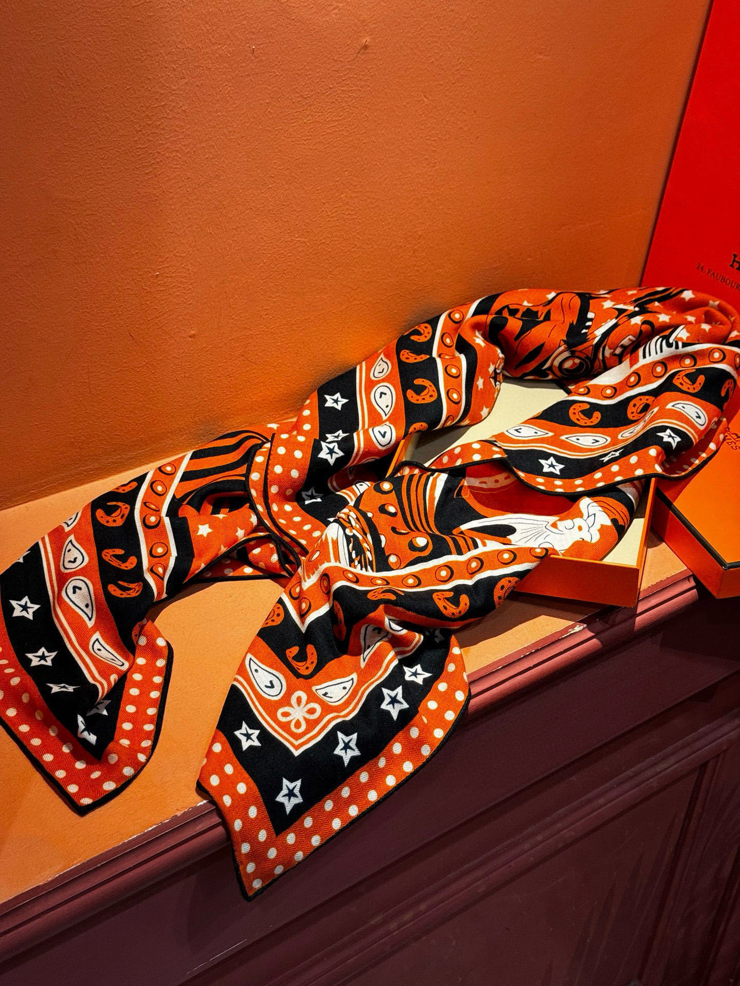 💟羊绒新款🆕👏👏买了都说好看‼️推荐💕爱马仕双面同色羊绒方巾【朋克骏马双面同色140】,顶级工艺超值‼️