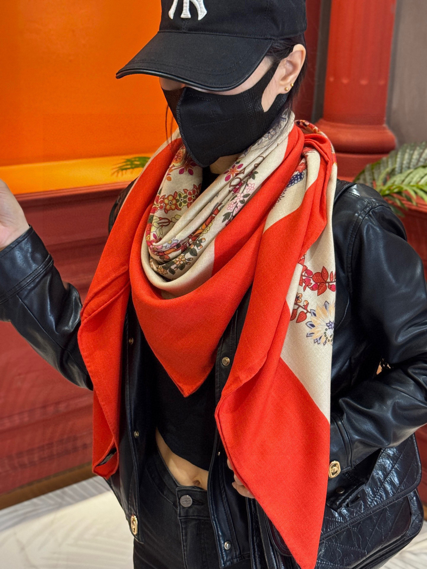 “华丽的缰辔花卉版”140丝毛方巾【140顶级丝绒双面同色披肩】手工卷边丝毛方巾(30%真丝70%羊绒)