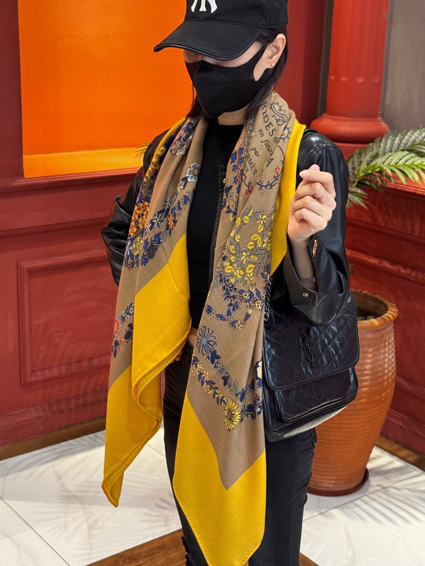 “华丽的缰辔花卉版”140丝毛方巾【140顶级丝绒双面同色披肩】手工卷边丝毛方巾(30%真丝70%羊绒)