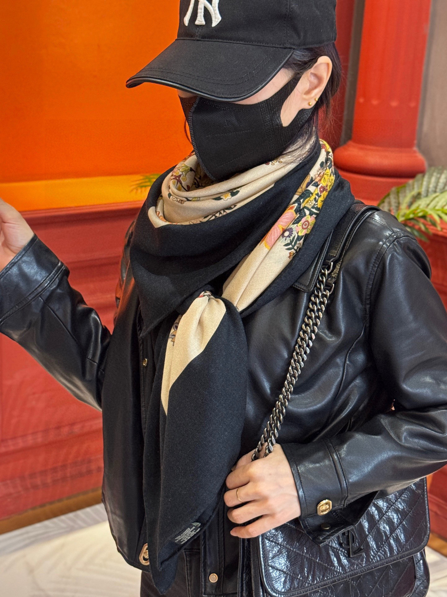 “华丽的缰辔花卉版”140丝毛方巾【140顶级丝绒双面同色披肩】手工卷边丝毛方巾(30%真丝70%羊绒)