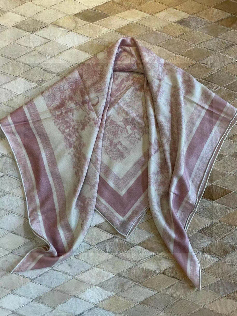 Dior ❤【️巴黎地图】黄金尺寸110*110双面同色丝绒方巾 不爱140繁复尺寸的姐妹可以选择110