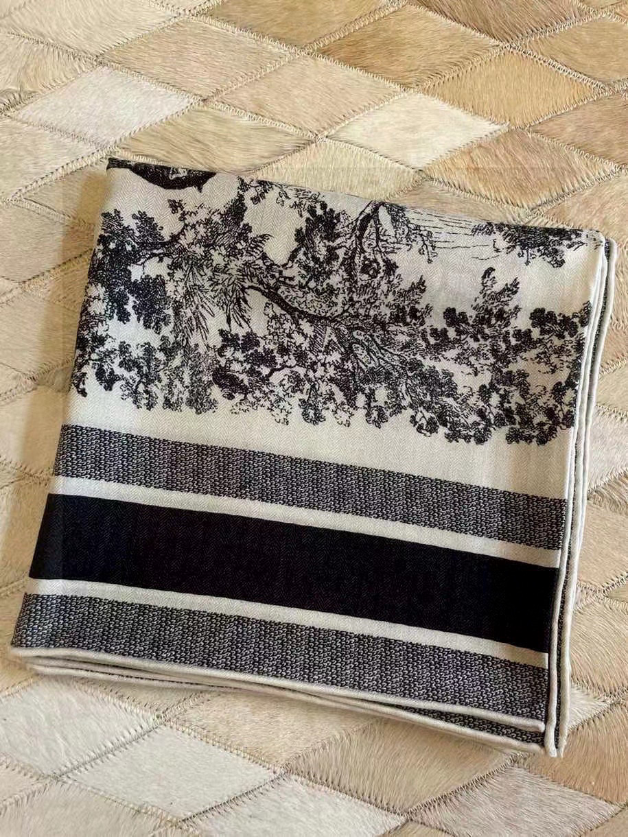 Dior ❤【️巴黎地图】黄金尺寸110*110双面同色丝绒方巾 不爱140繁复尺寸的姐妹可以选择110
