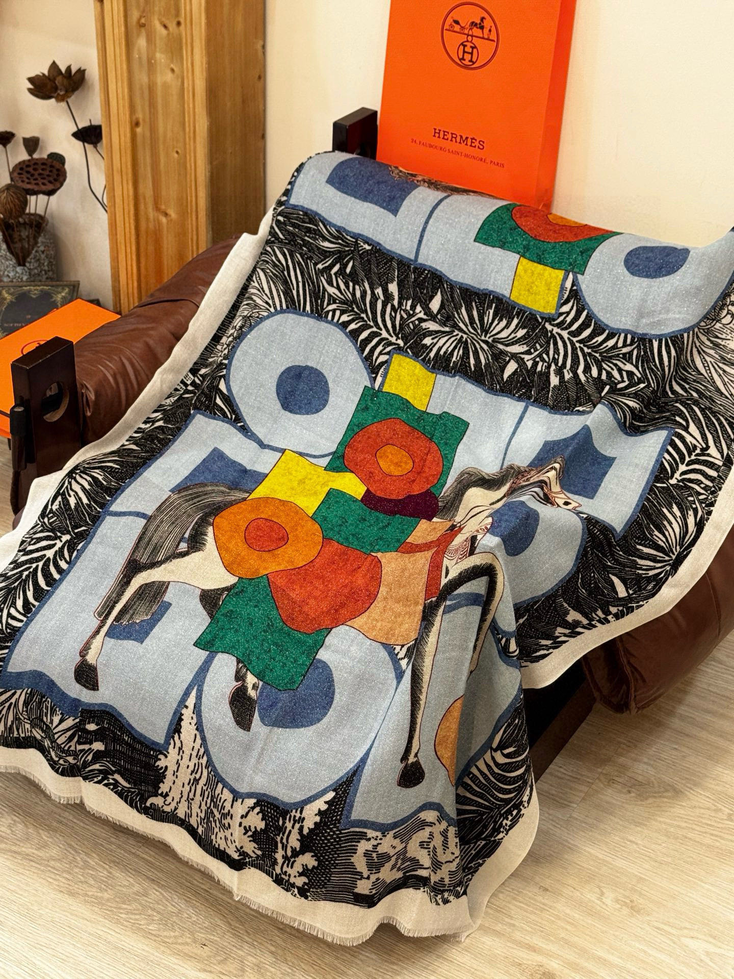 会发光发亮的围巾 爱马仕 专柜同步 买了都说好看羊绒印花‼️推荐💕顶级工艺超值‼️爱马仕专柜爆款🎁🎁羊绒