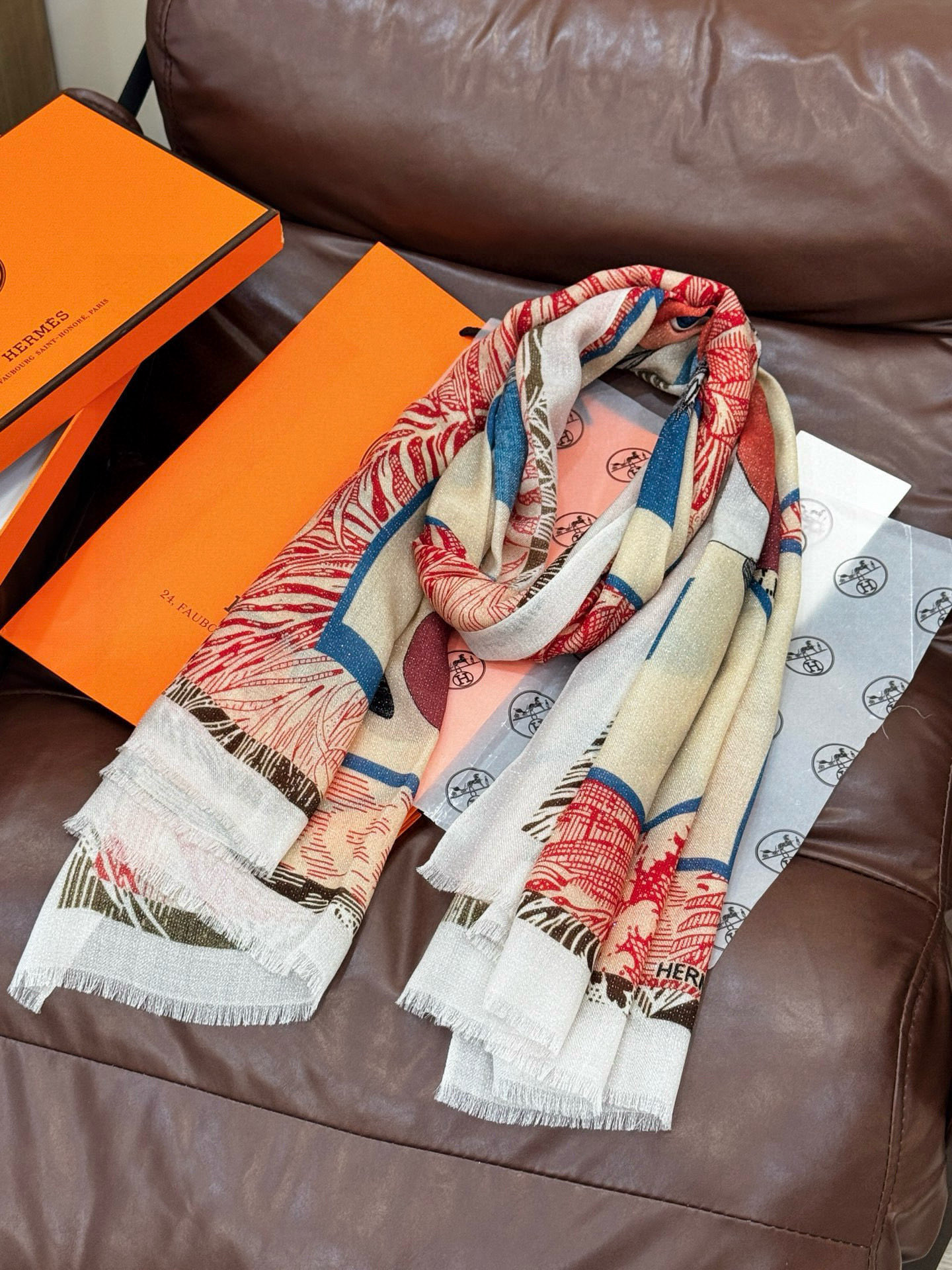 会发光发亮的围巾 爱马仕 专柜同步 买了都说好看羊绒印花‼️推荐💕顶级工艺超值‼️爱马仕专柜爆款🎁🎁羊绒