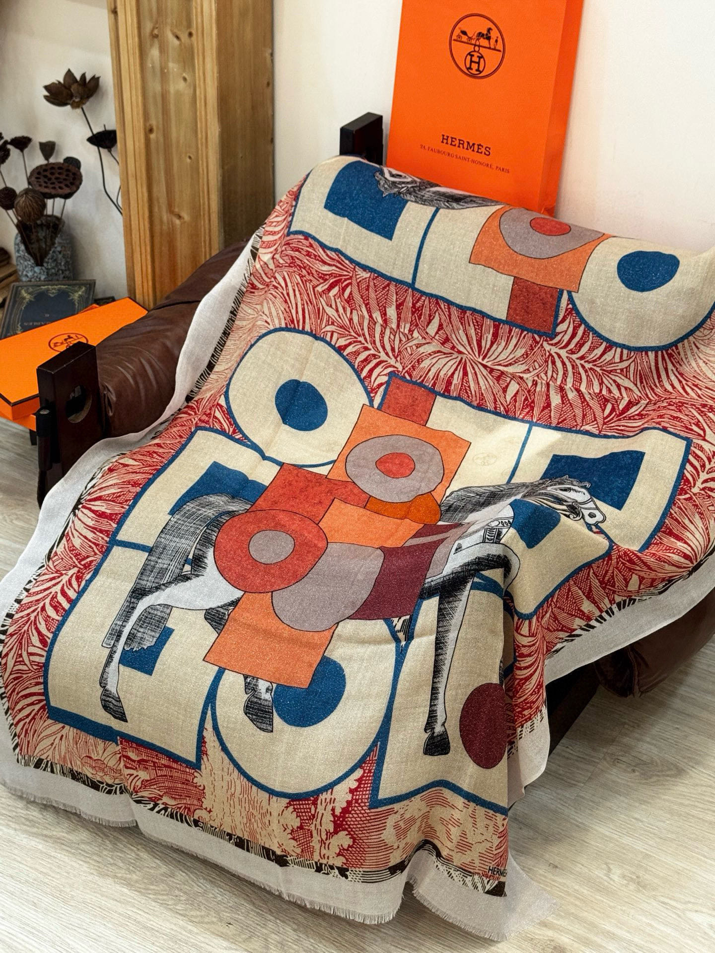 会发光发亮的围巾 爱马仕 专柜同步 买了都说好看羊绒印花‼️推荐💕顶级工艺超值‼️爱马仕专柜爆款🎁🎁羊绒