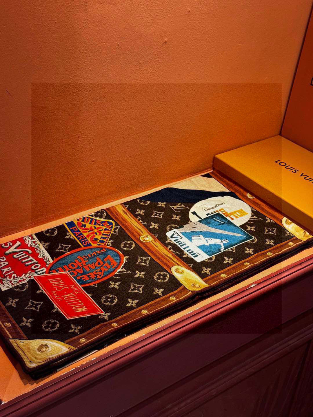 【LV】上新❤️ 路易威登 一款值得品细节的高货抠细节,从一个小块的配色去打败市场货140方巾 二个配色