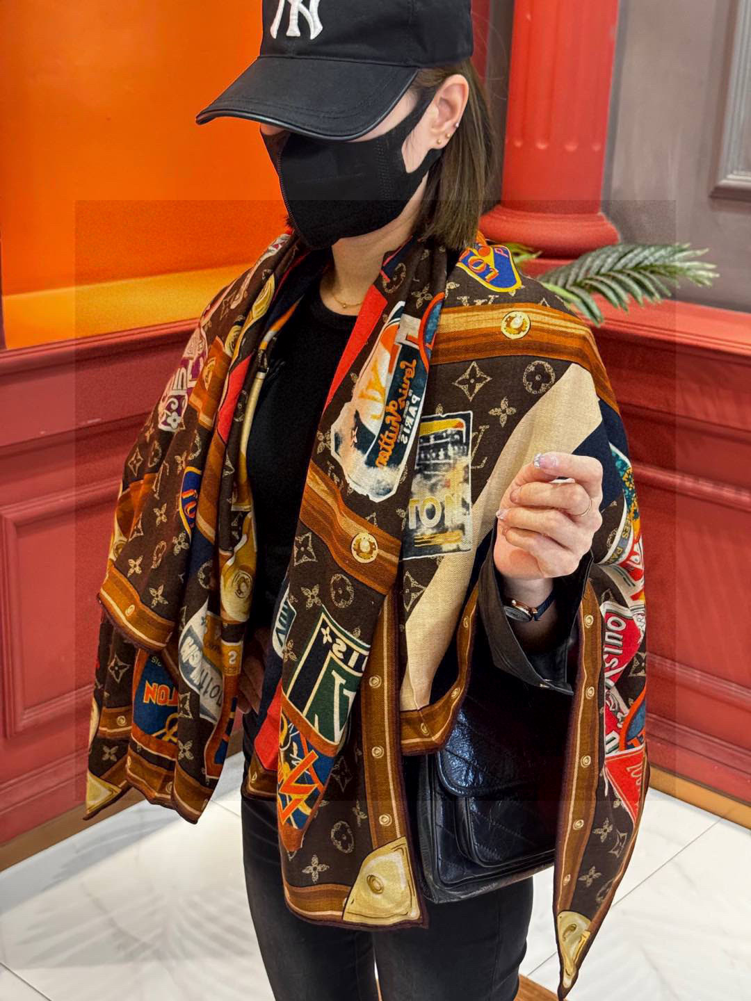 【LV】上新❤️ 路易威登 一款值得品细节的高货抠细节，从一个小块的配色去打败市场货140方巾 二个配色