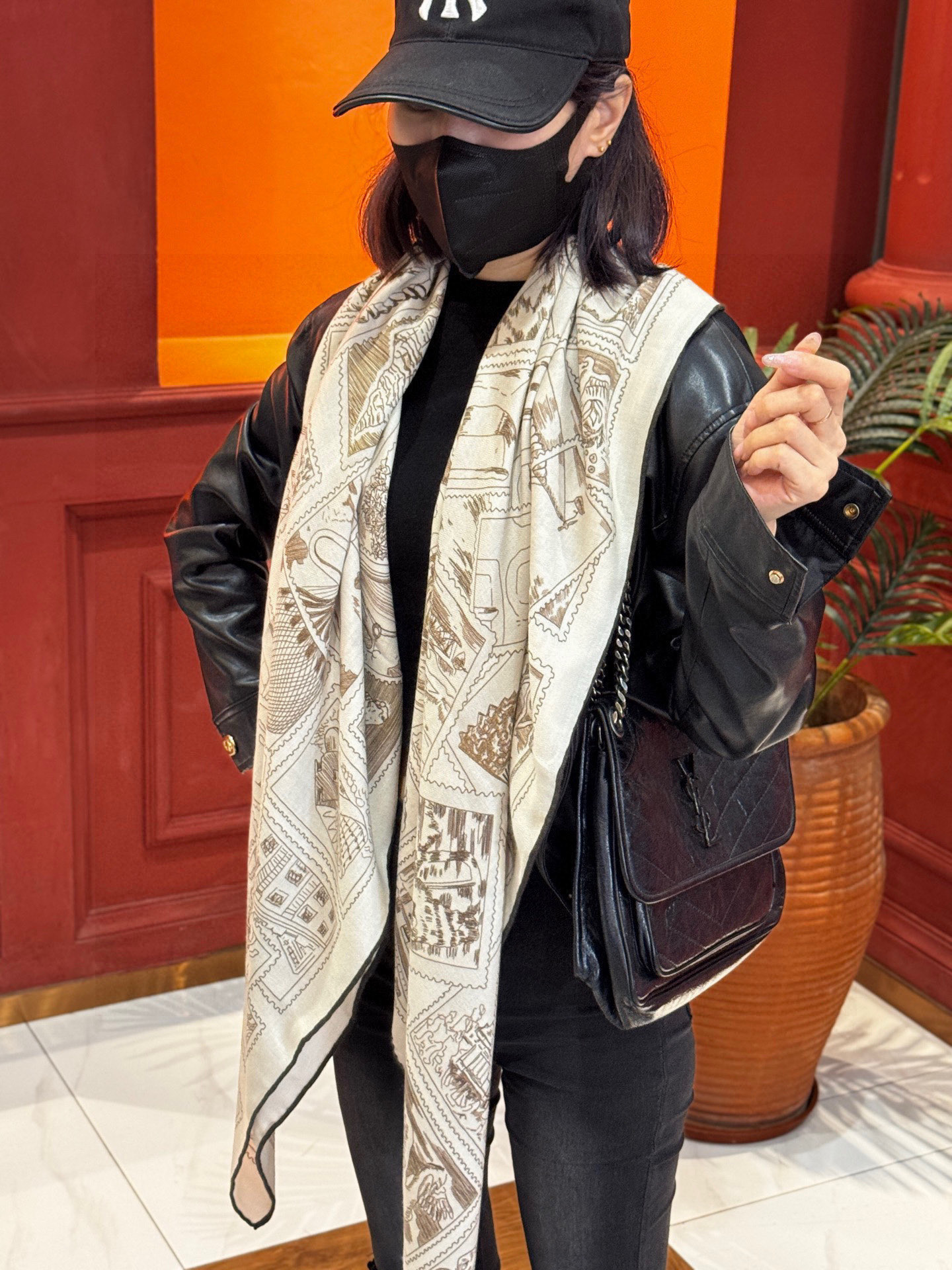 💟2025年秋冬抢先 上新💞【双面同色丝毛方巾】手工卷边山羊绒和真丝混纺披肩（70%山羊绒，30%桑蚕丝