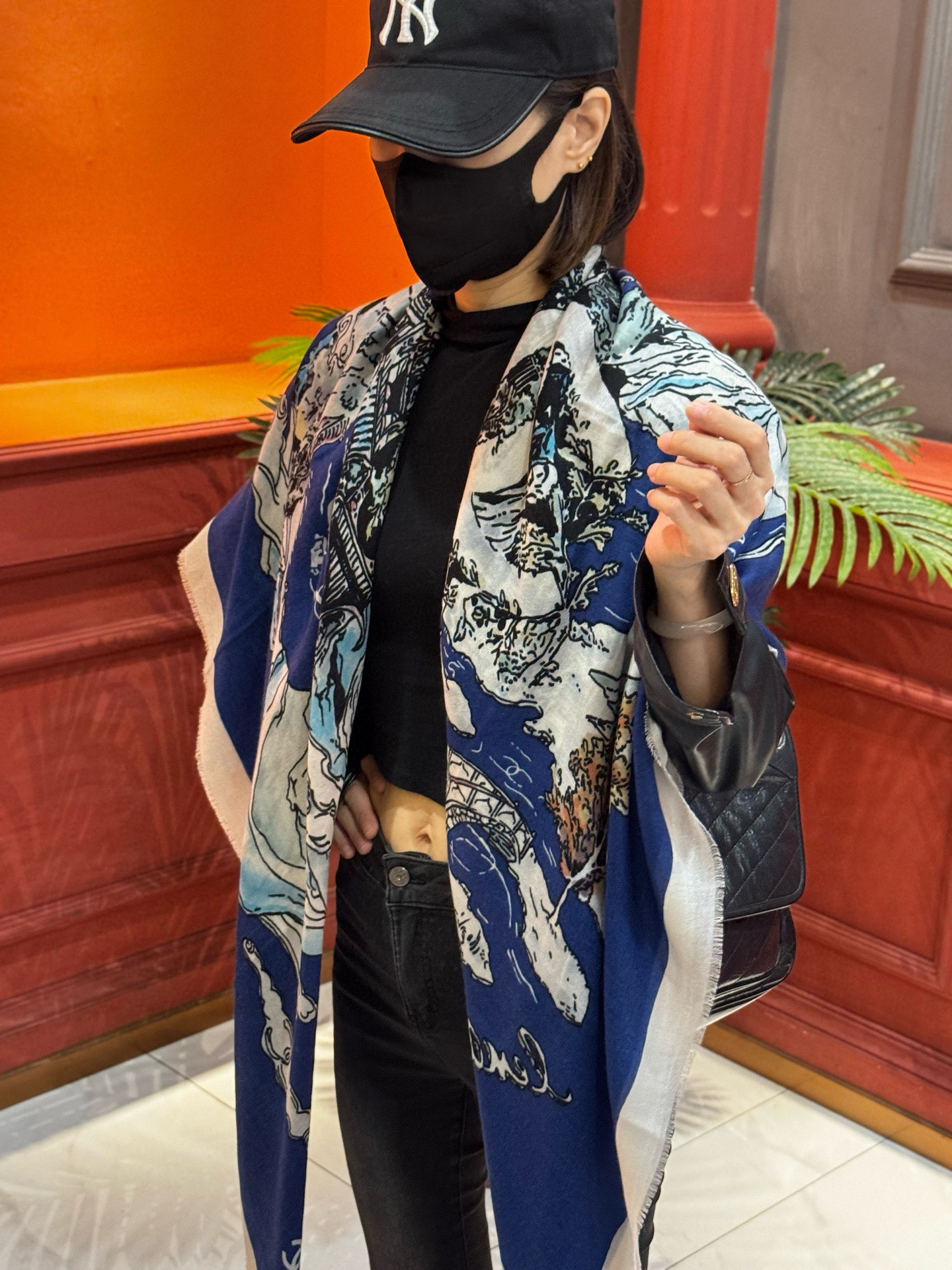 𝑪𝒉𝒂𝒏𝒆𝒍 • 25𝑪四季披肩！Size：140x140cm 100%羊绒轻盈柔软，亲肤舒适，四季皆宜