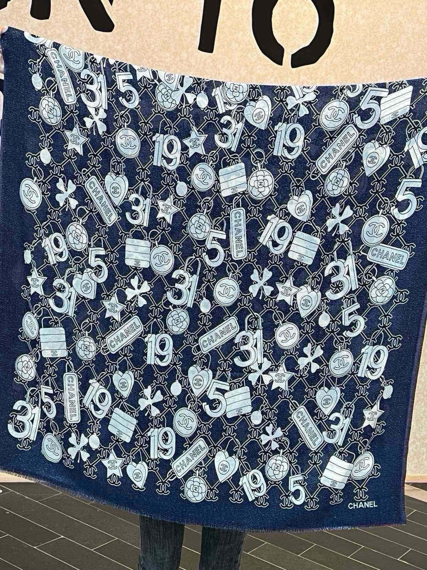 上新🌟 会发光发亮的围巾 💄💋新款客供银线💖羊绒面料长巾 😘美翻了[流泪]【手绘LOGO银线长巾】御用殿