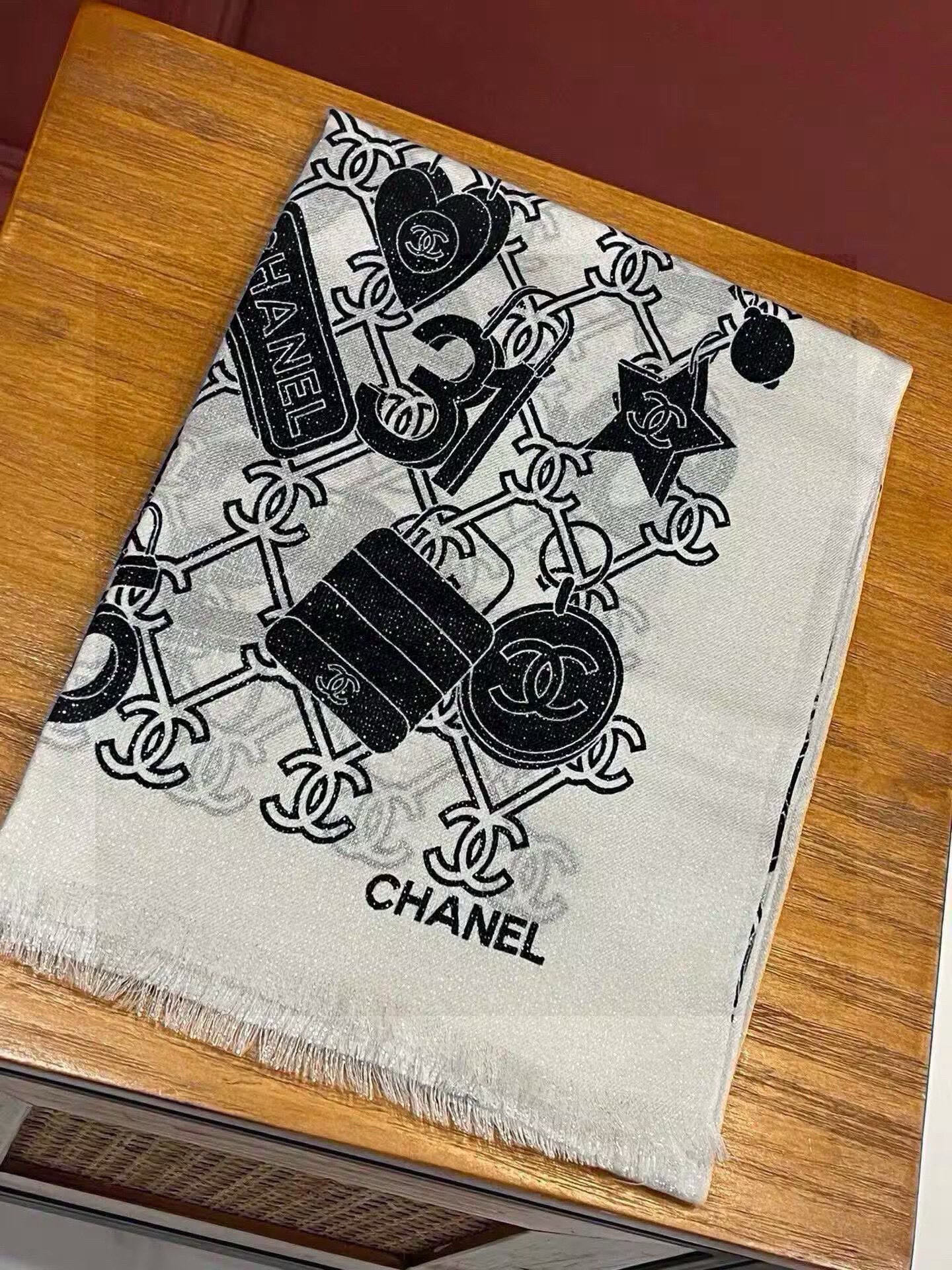 上新🌟 会发光发亮的围巾 💄💋新款客供银线💖羊绒面料长巾 😘美翻了[流泪]【手绘LOGO银线长巾】御用殿