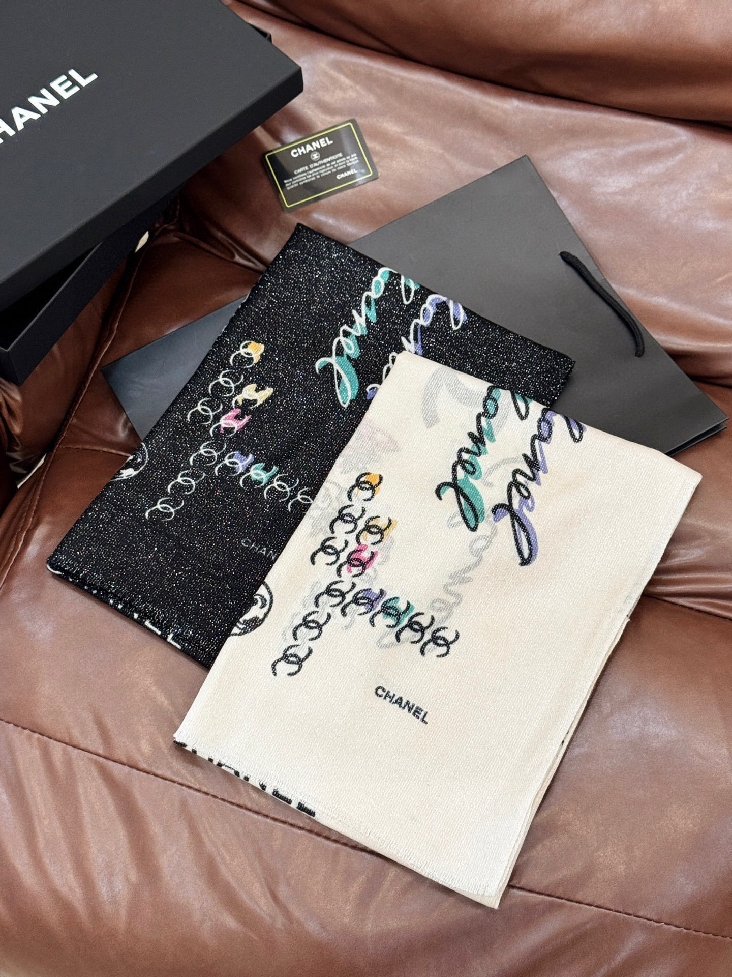 上新🌟 会发光发亮的围巾 💄💋新款客供银线💖羊绒面料长巾 😘美翻了[流泪]【手绘LOGO银线长巾】御用殿