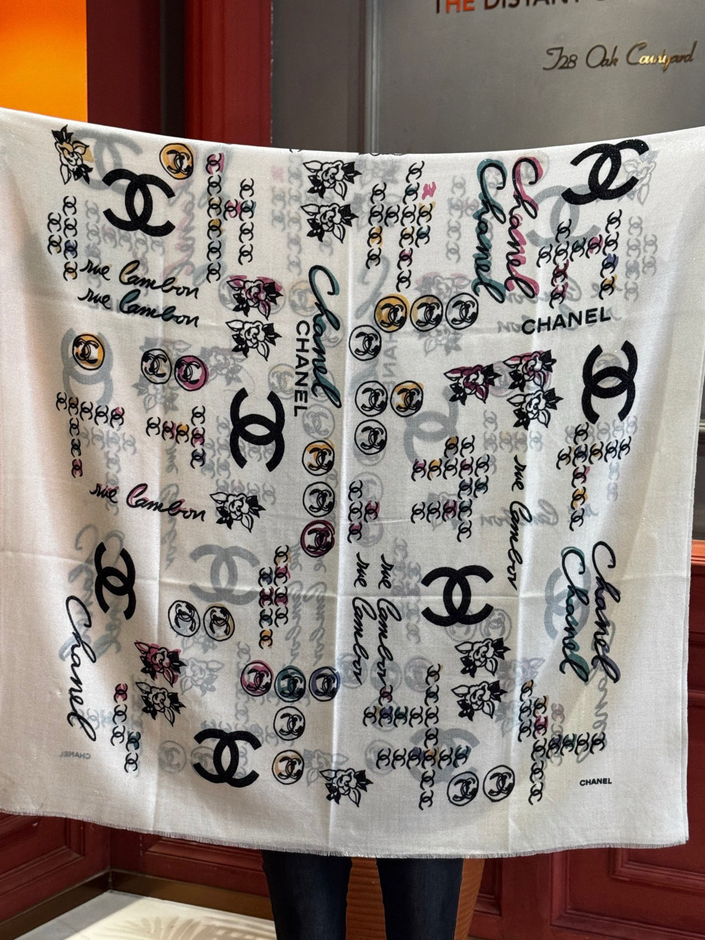 上新🌟 会发光发亮的围巾 💄💋新款客供银线💖羊绒面料长巾 😘美翻了[流泪]【手绘LOGO银线长巾】御用殿