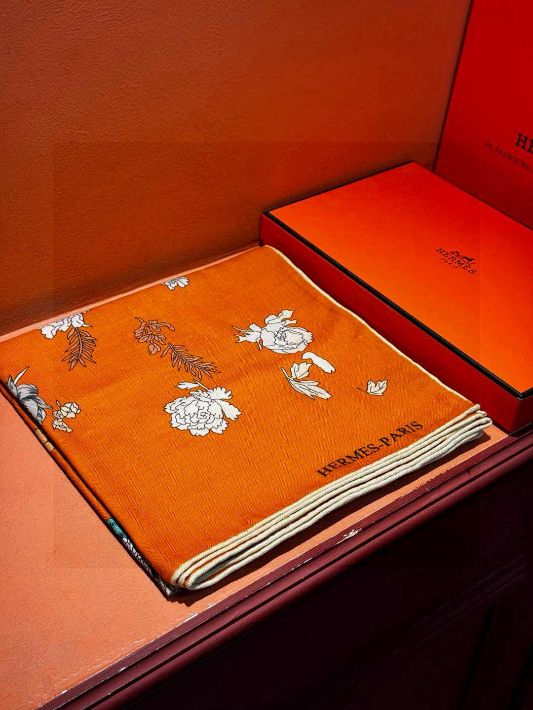 ❤ 双面同色【▪️卓尔不凡,高级有气场!!】非常抬人,带点故事的精彩!永远加分的hermes艺术单品!美