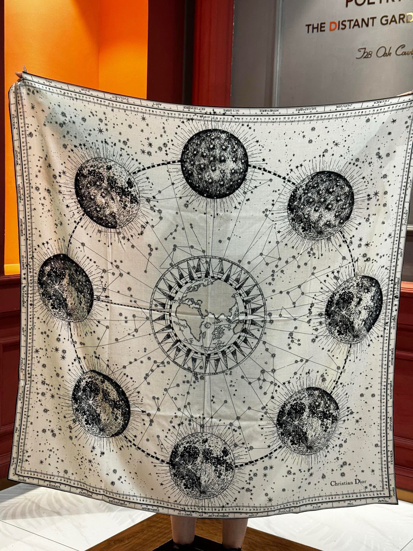 上新💞D家丝巾{140cm真丝羊绒}桑蚕丝+羊绒现由彼得罗•鲁福 (Pietro RUffo) 设计的D