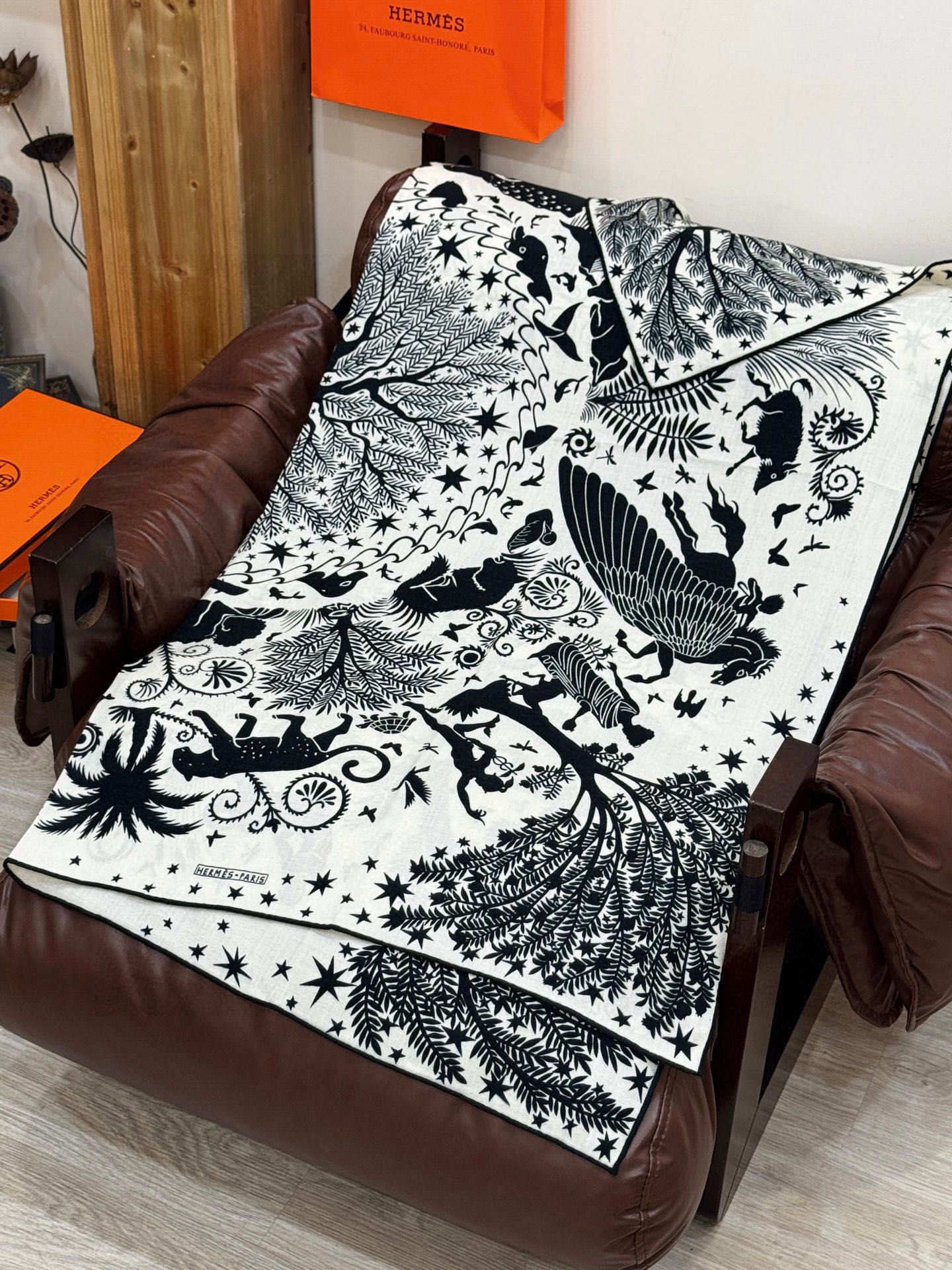 羊绒新款🆕👏👏买了都说好看‼️推荐💕爱马仕双面同色羊绒方巾【玛雅森林双面同色140】，顶级工艺超值‼️爱