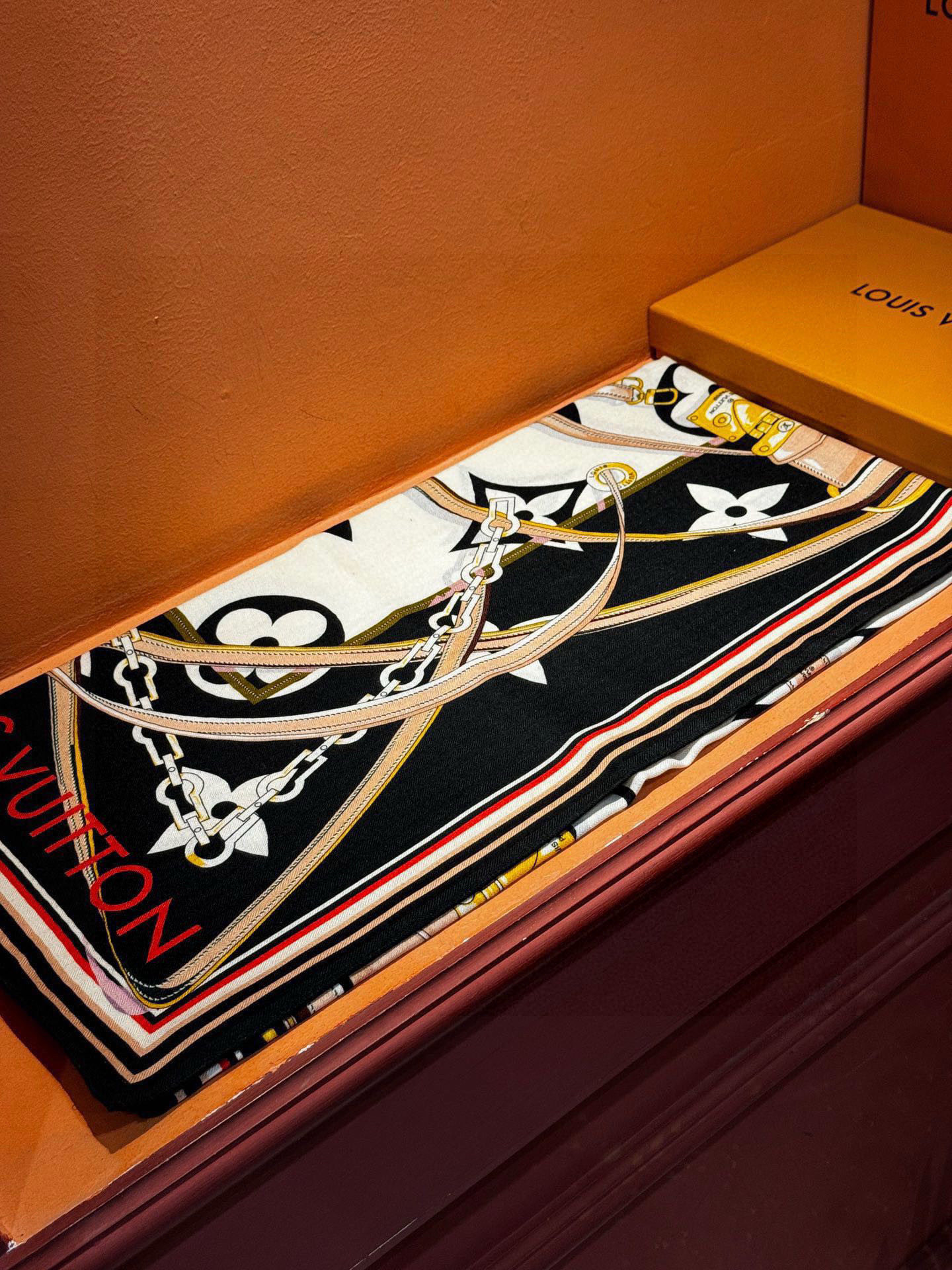 上新❤️ MONOGRAM JACQUARD DENIM140丝绒 方巾 【高定版 双面同色】有些款式他