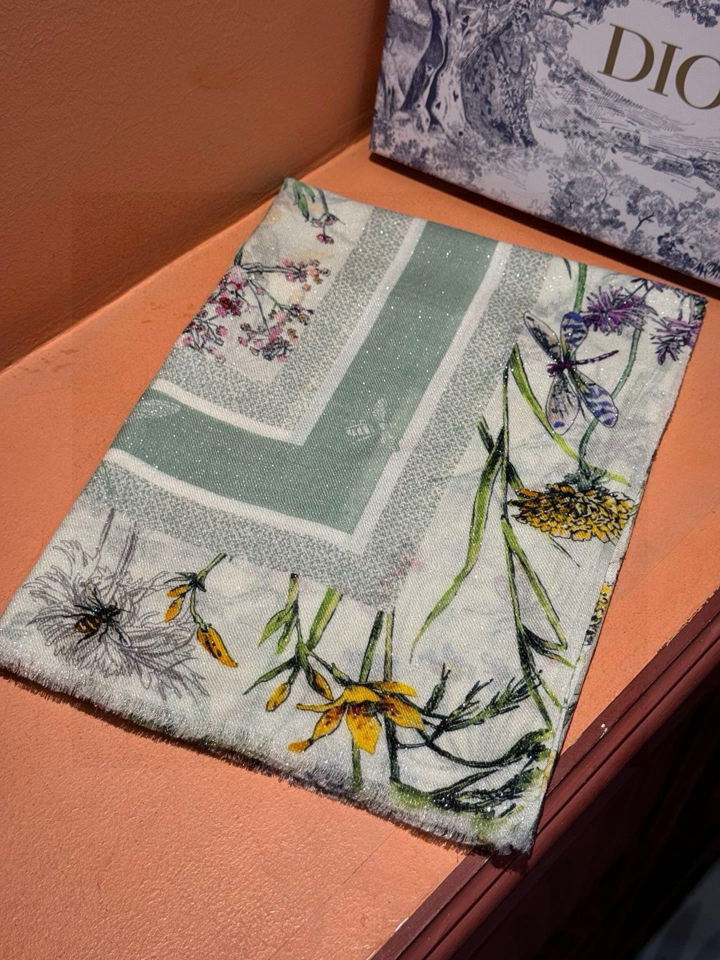 （会发光发亮的围巾）💃🏻💃🏻D家【D太阳女神银丝长巾】‼️抢‼️VIP推荐 ‼️👍下手一定要快【高端 大