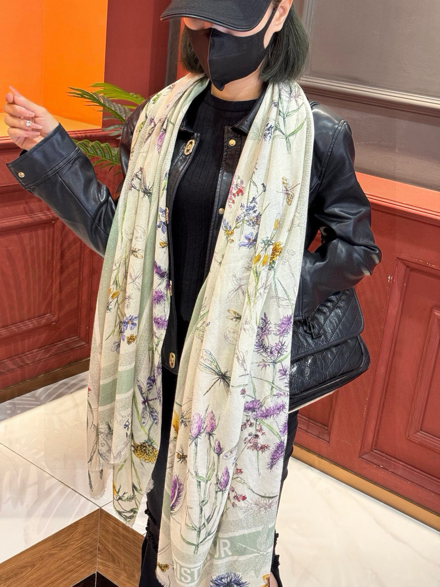 （会发光发亮的围巾）💃🏻💃🏻D家【D太阳女神银丝长巾】‼️抢‼️VIP推荐 ‼️👍下手一定要快【高端 大