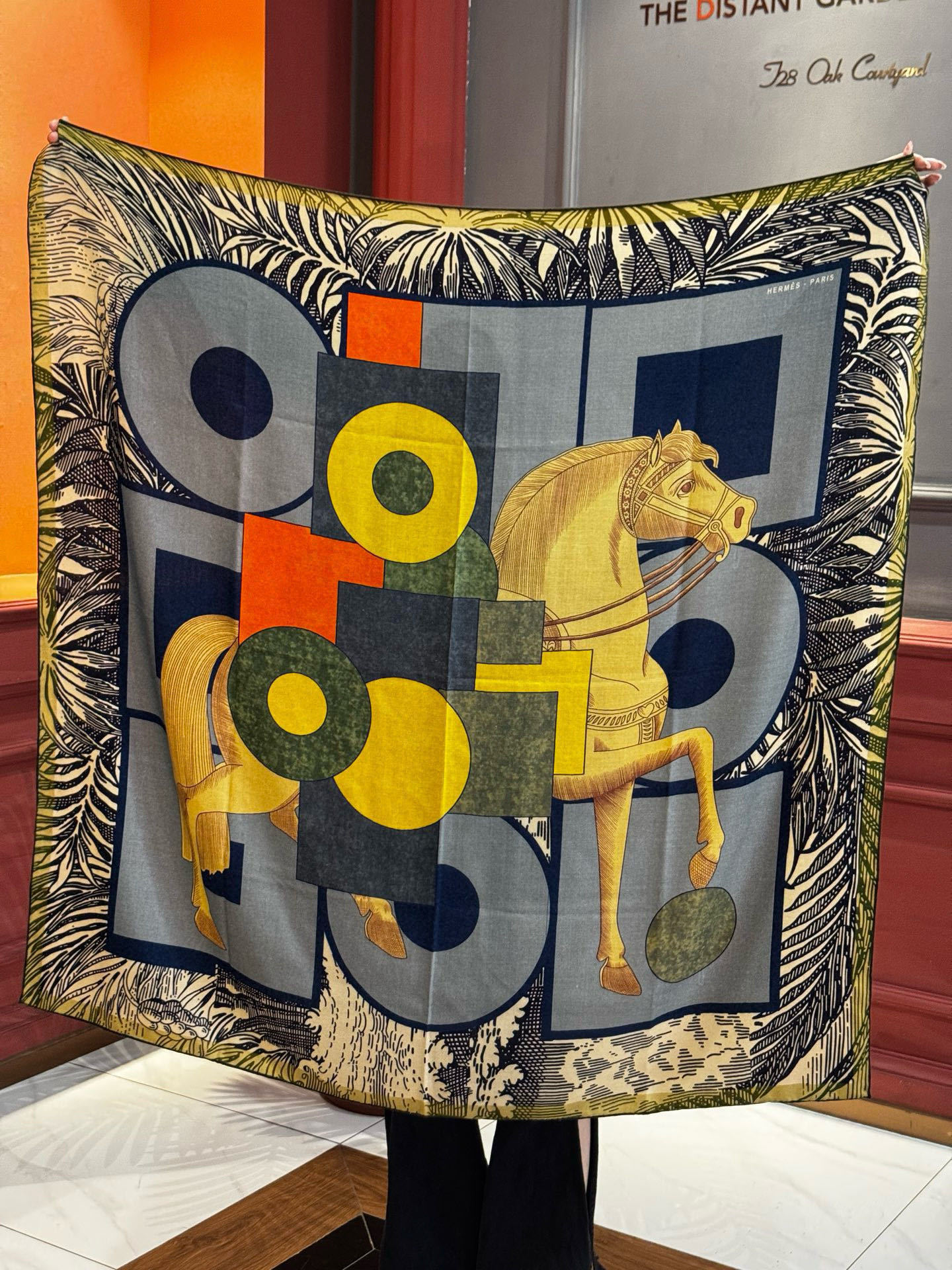 H,目前最热门的 “超现实爱马仕枢纽” 风靡全宇宙,听名字就充斥着未来空间♥️艺术品一样的存在,会绝版的