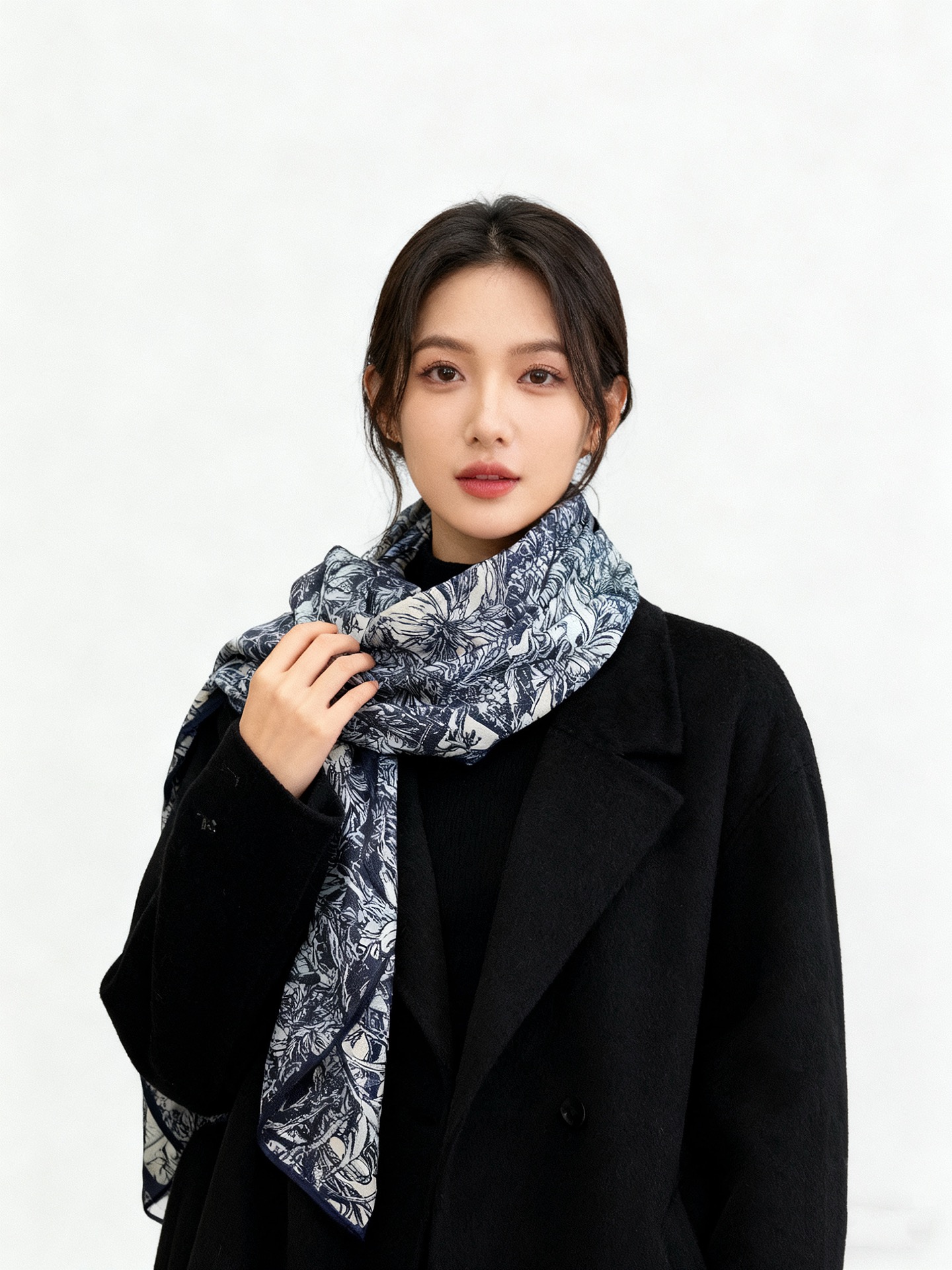 💟2025年秋冬抢先 上新💞【双面同色丝绒方巾】手工卷边山羊绒和真丝混纺披肩(70%山羊绒,30%桑蚕丝