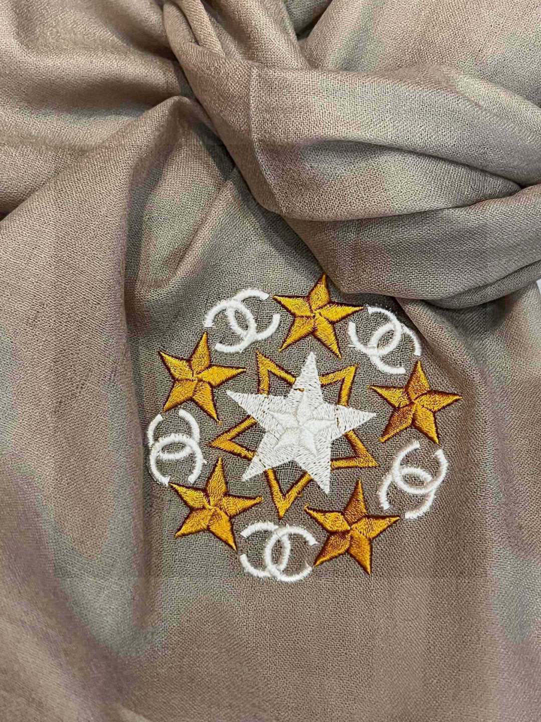 Chanel star✨系列.繼🚀後的力作.chanel載你們坐著火箭看星星❗️專櫃今年在內蒙外貿工廠下