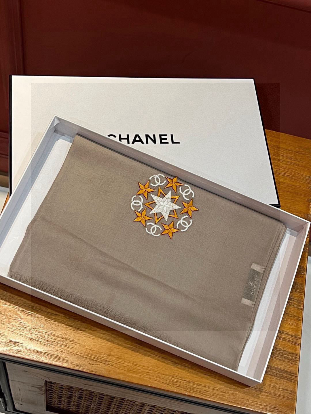 Chanel star✨系列.繼🚀後的力作.chanel載你們坐著火箭看星星❗️專櫃今年在內蒙外貿工廠下
