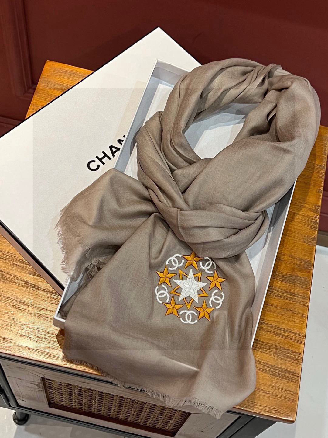 Chanel star✨系列.繼🚀後的力作.chanel載你們坐著火箭看星星❗️專櫃今年在內蒙外貿工廠下