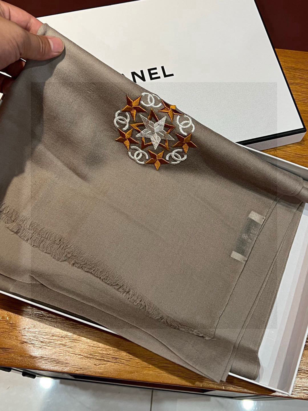 Chanel star✨系列.繼🚀後的力作.chanel載你們坐著火箭看星星❗️專櫃今年在內蒙外貿工廠下
