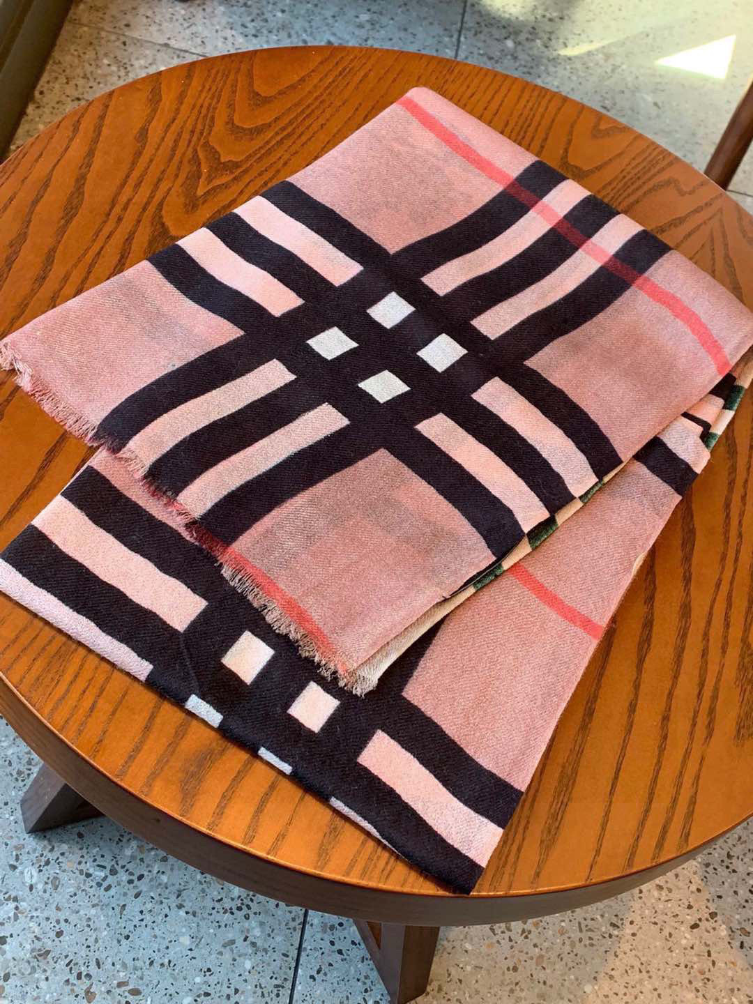 巴宝莉采用经典原版马标工艺❗️❗️❗️❗️纯正客供克什米尔山羊绒200支戒指绒 加密处理.手感好到没朋友