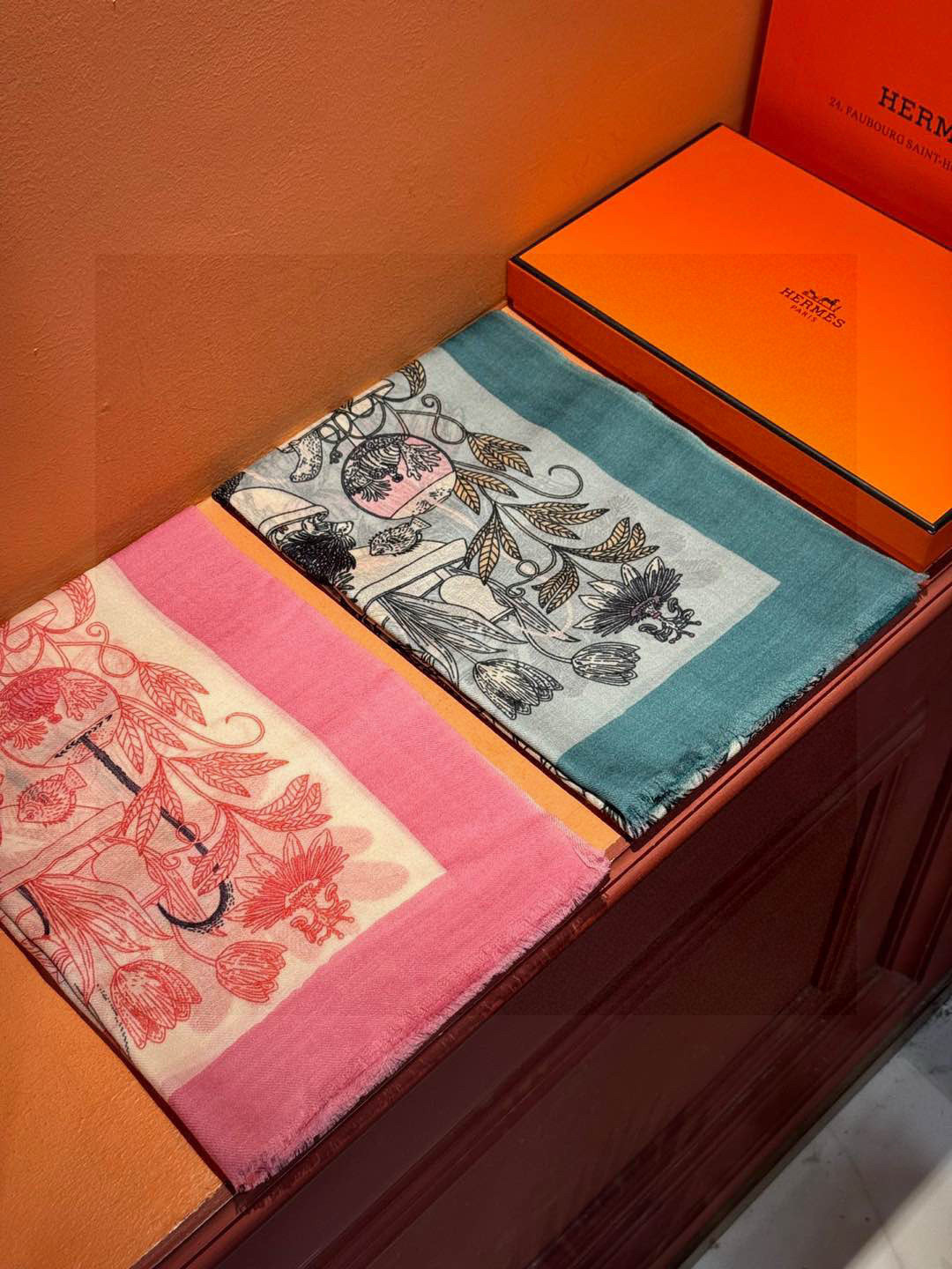 专柜同步 Hermes家买了都说好看【珍奇乐园羊绒长巾】‼️推荐💕顶级工艺超值‼️爱马仕专柜爆款🎁🎁羊绒